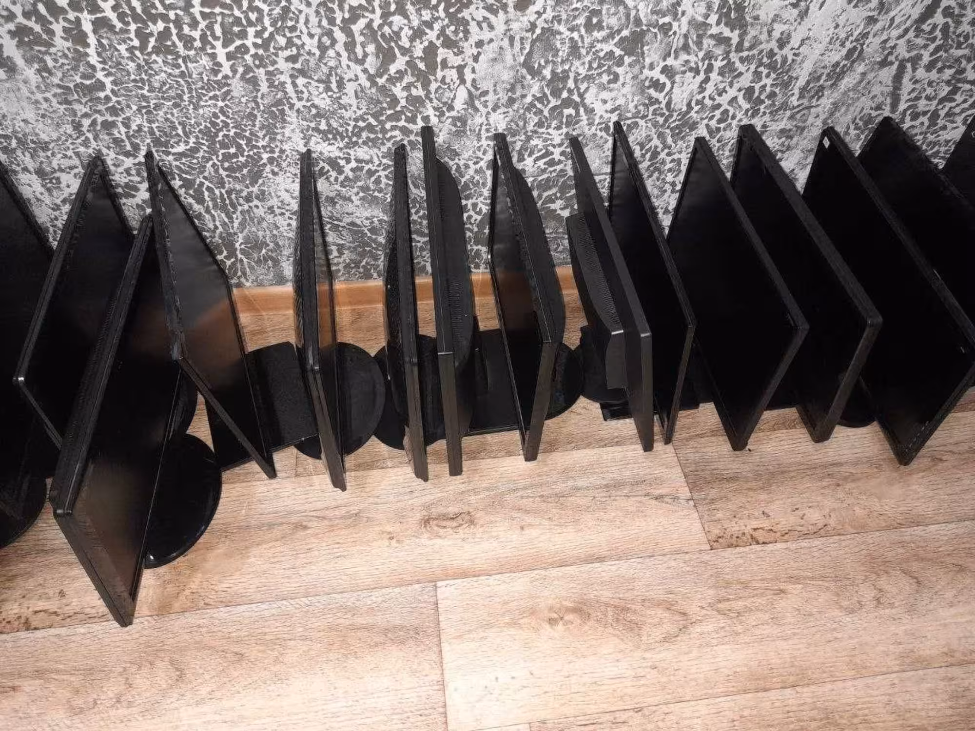 мониторы в отличном состоянии 19|20|22 дюйма (1 / 2)