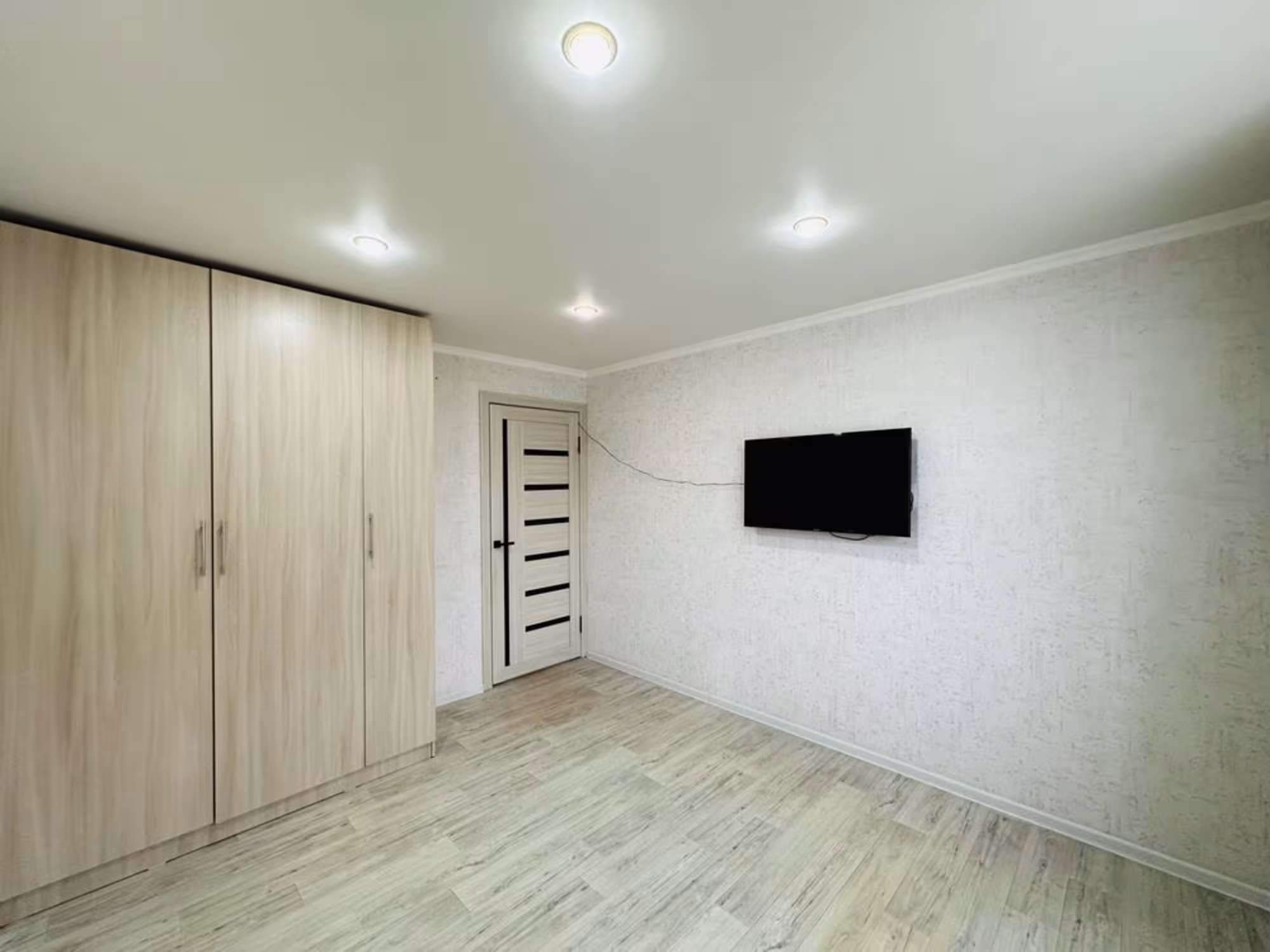 В нижнем Центре-3 предлагаем 3-комнатную квартиру на 4-этаже (6 / 14)