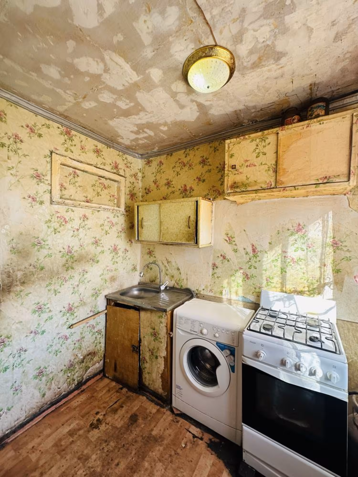 На 31-квартале предлагаем 1-комнатную квартиру на 1-этаже (6 / 9)