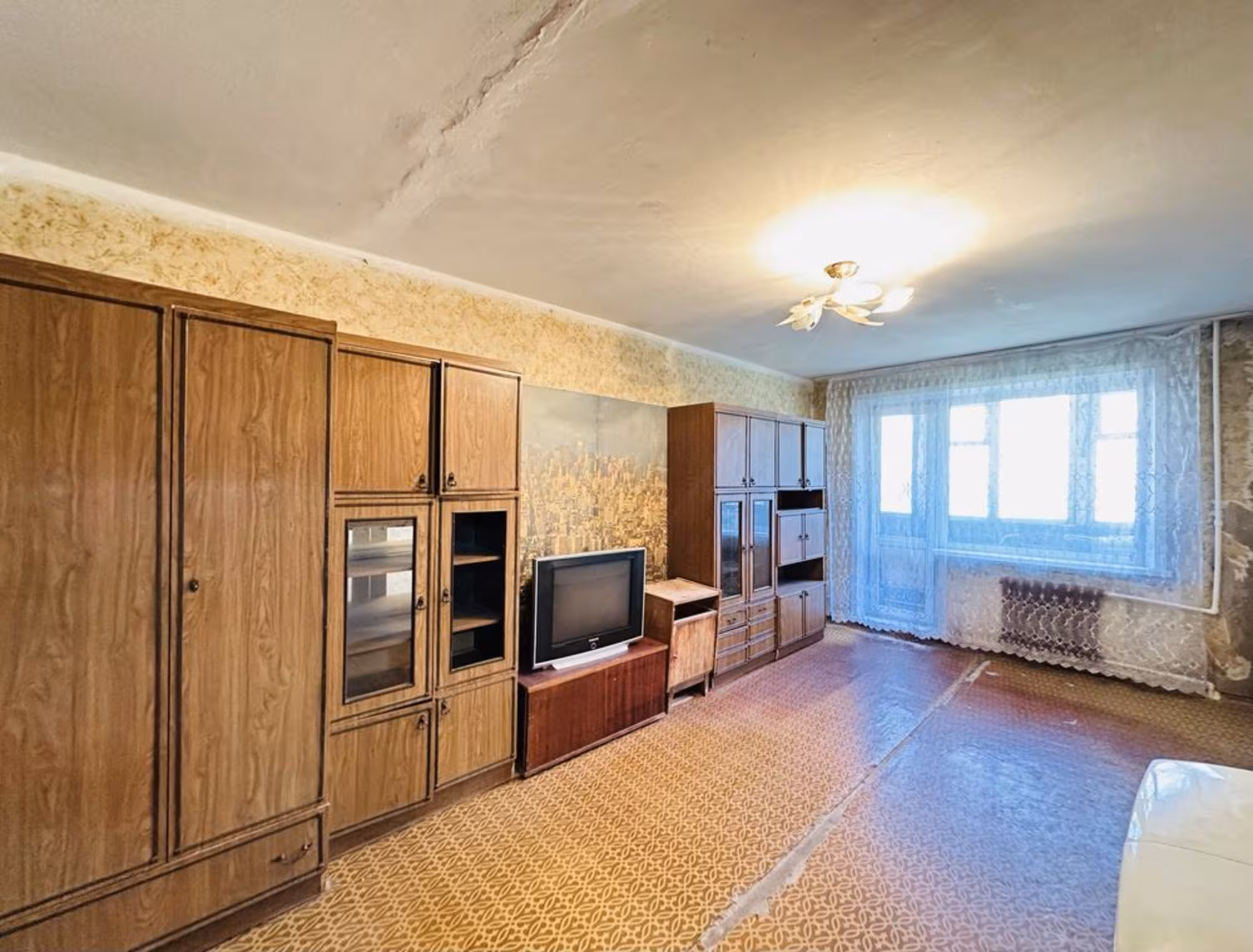 На 26-квартале предлагаем 2-комнатную квартиру на 2-этаже (3 / 10)