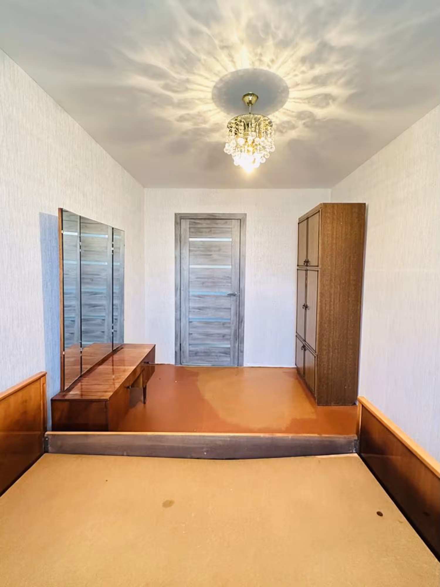 На 26-квартале предлагаем 2-комнатную квартиру на 2-этаже (6 / 10)