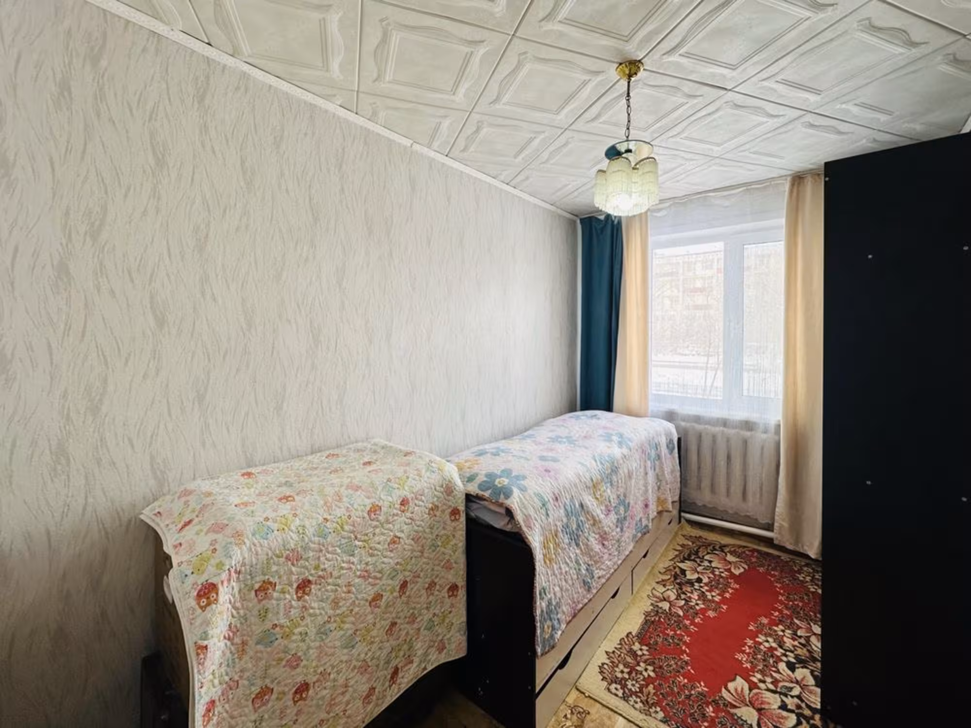 На 27-квартале предлагаем 4-комнатную квартиру на 1-этаже (5 / 13)