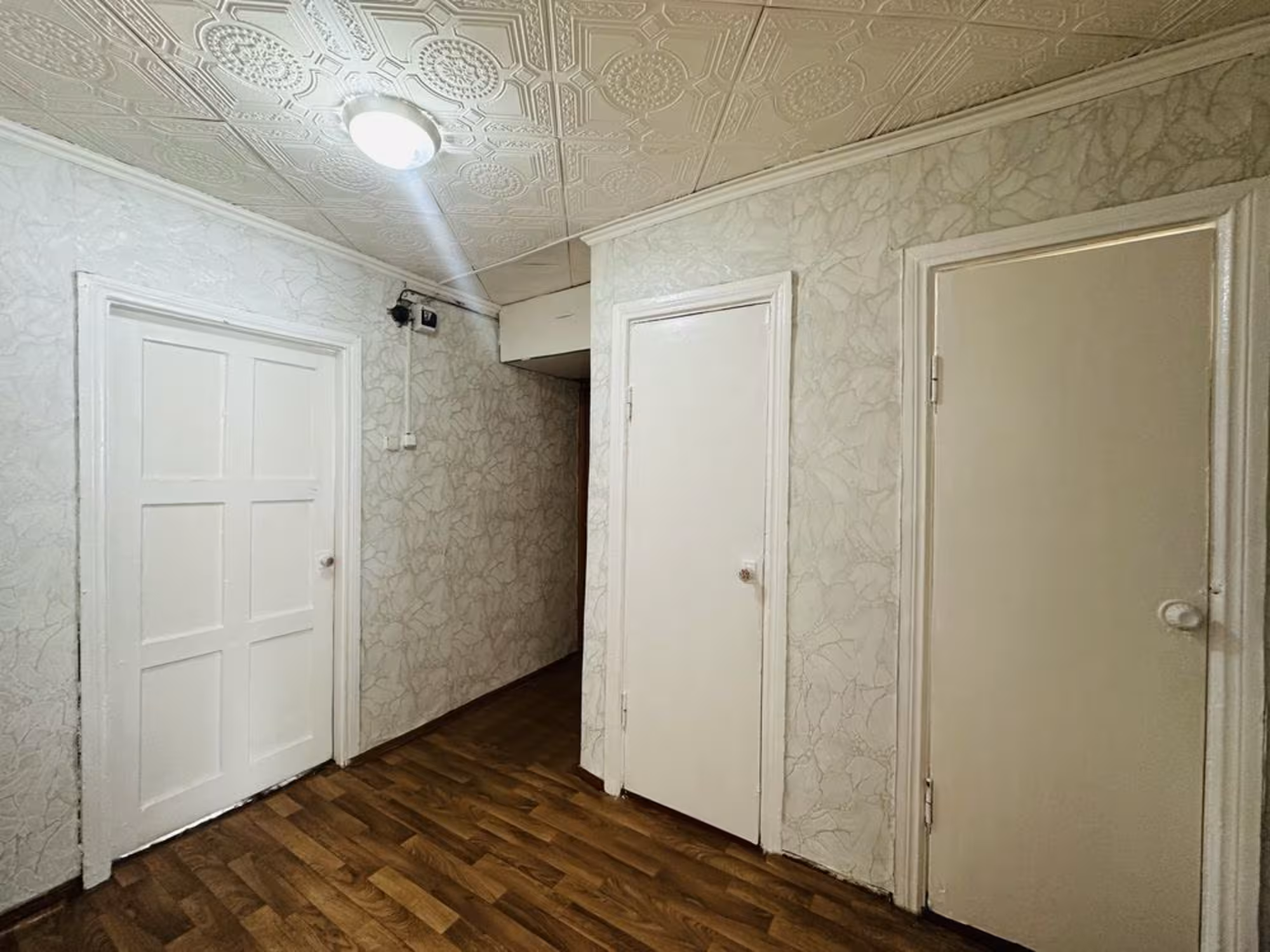 На 27-квартале предлагаем 4-комнатную квартиру на 1-этаже (12 / 13)