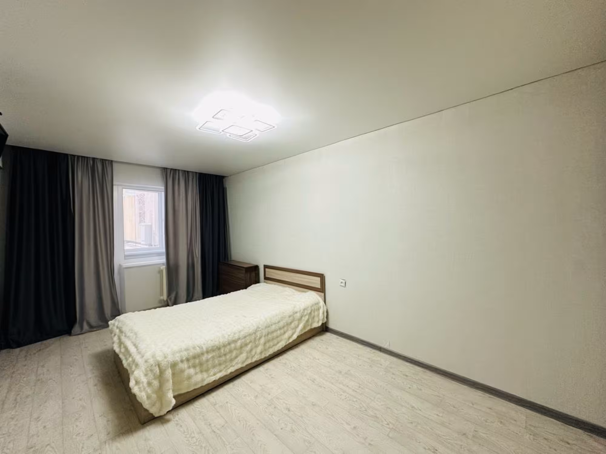 На 29-квартале предлагам 4-комнатную квартиру на 2-этаже (3 / 14)