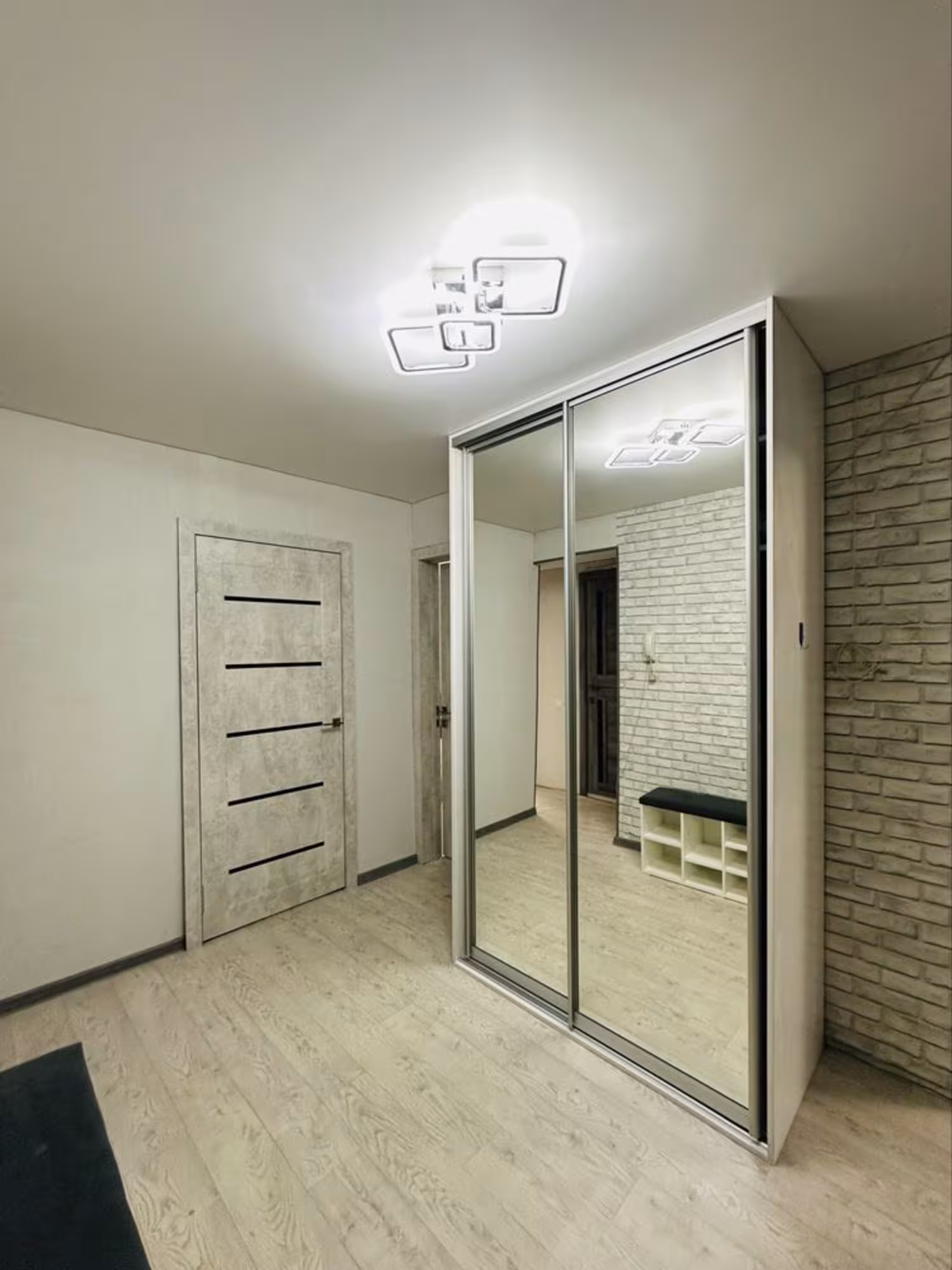 На 29-квартале предлагам 4-комнатную квартиру на 2-этаже (12 / 14)