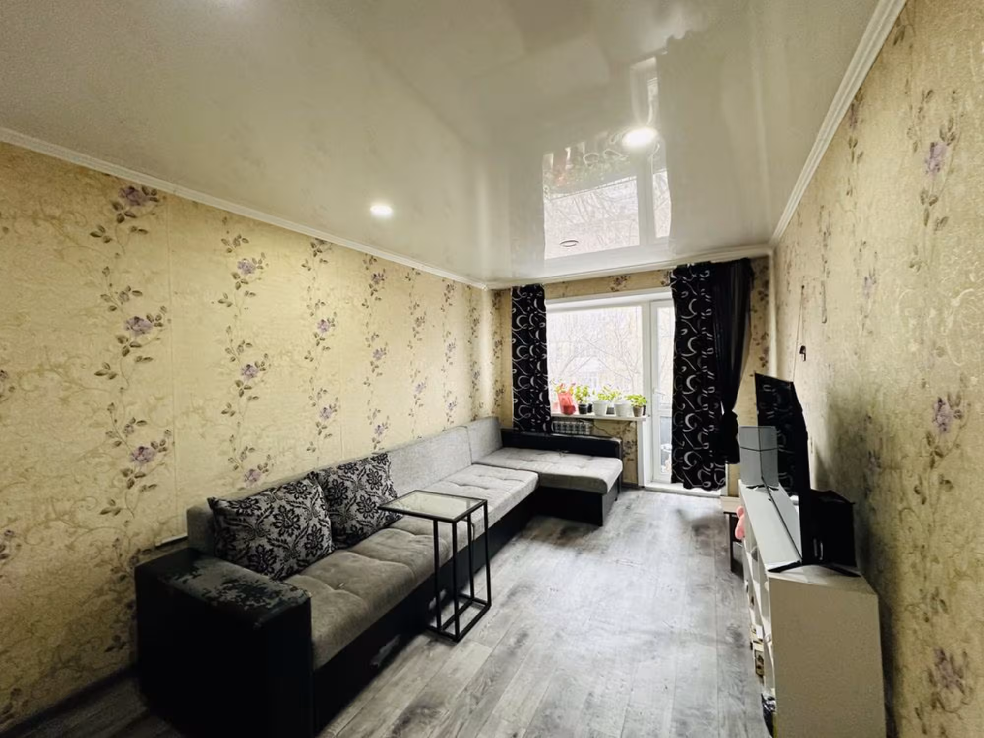 На 29-квартале предлагаем 2-комнатную квартиру на 4-этаже (1 / 5)