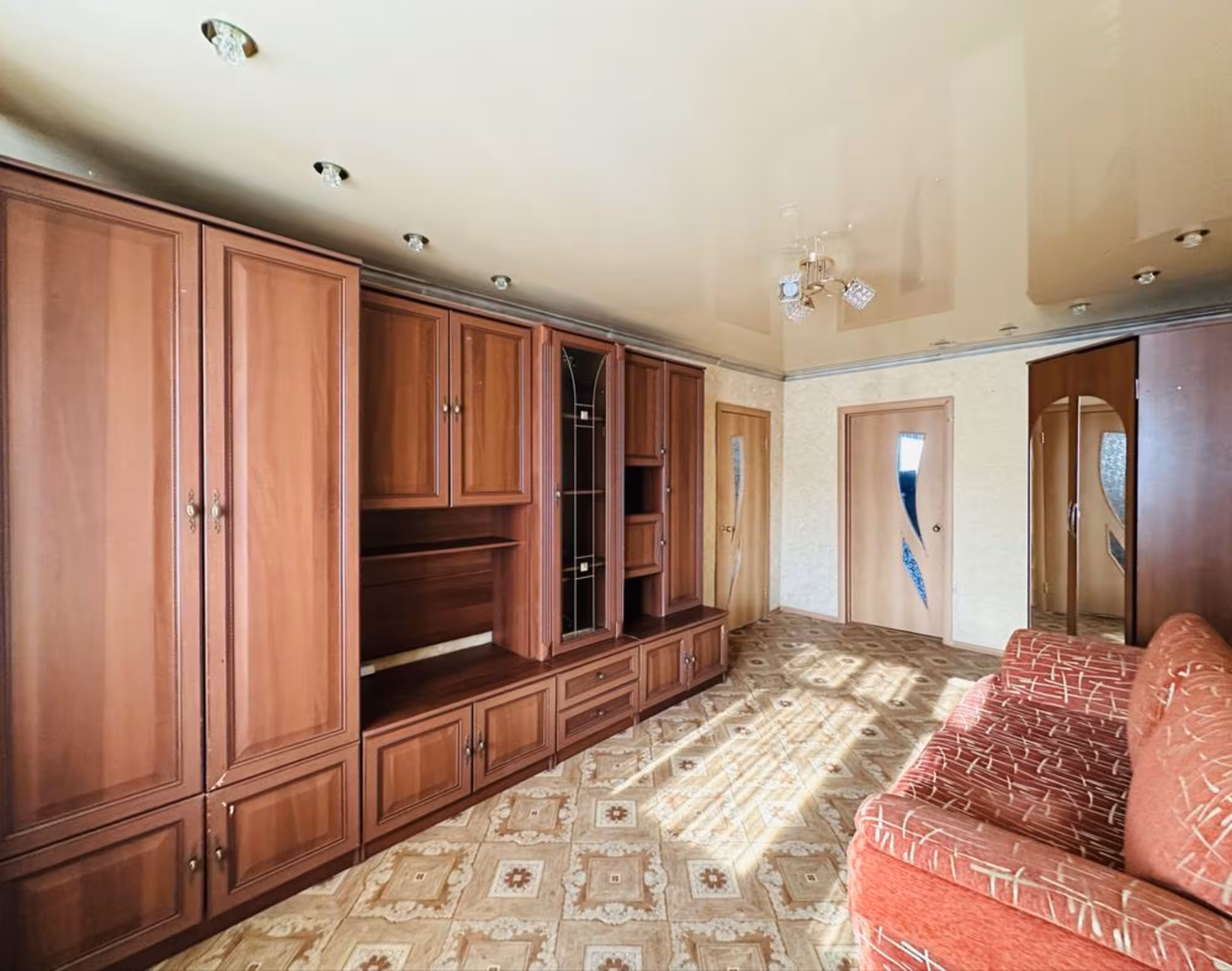 На 26-квартале предлагаем 2-комнатную квартиру на 2-этаже (2 / 11)