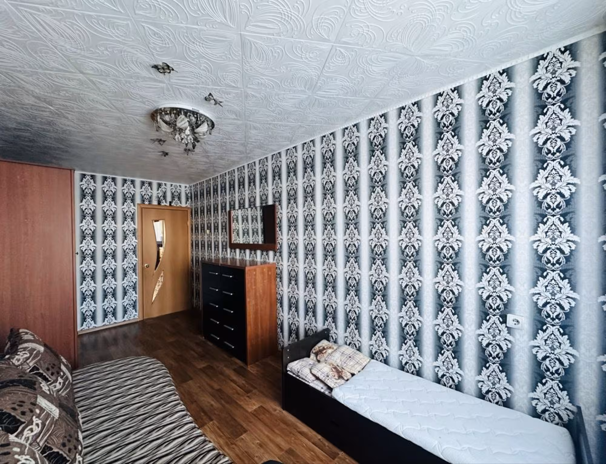 На 26-квартале предлагаем 2-комнатную квартиру на 2-этаже (4 / 11)