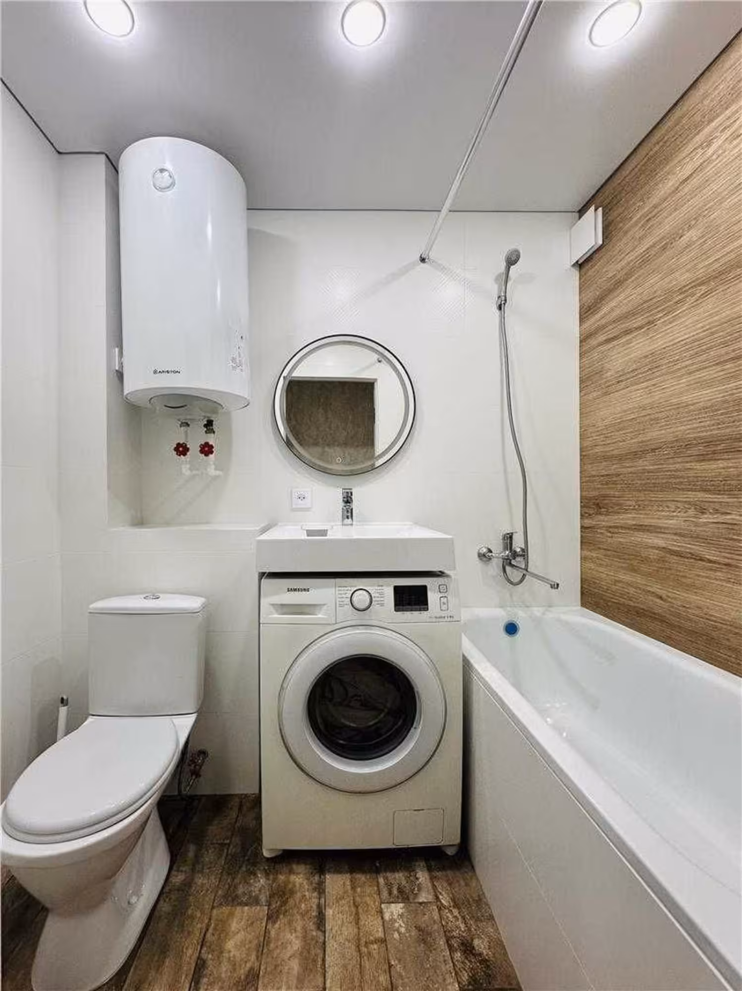 На 31-квартале предлагаем 2-комнатную квартиру на 2-этаже (7 / 10)