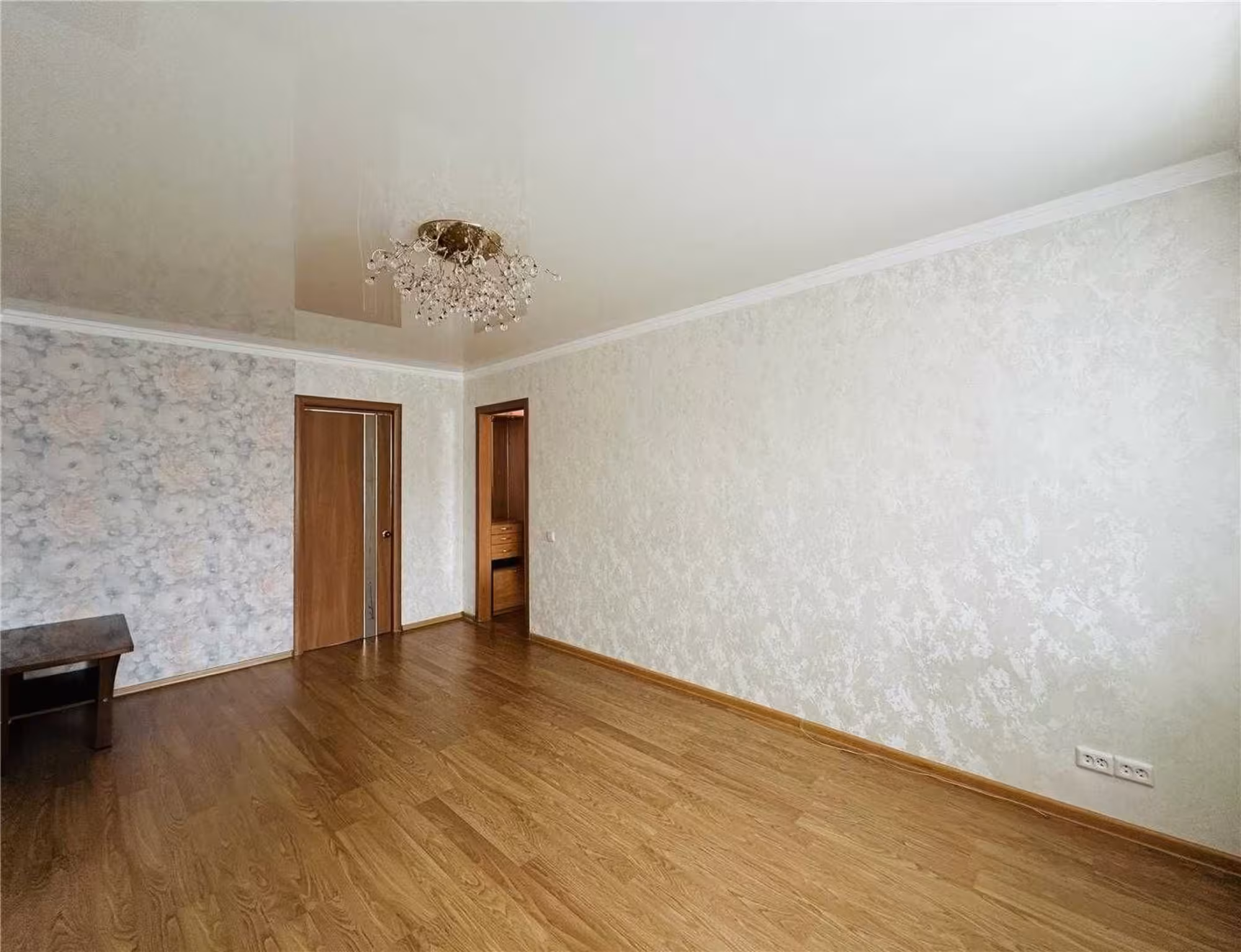 На 27-квартале предлагаем 2-комнатную квартиру на 3-этаже (2 / 10)