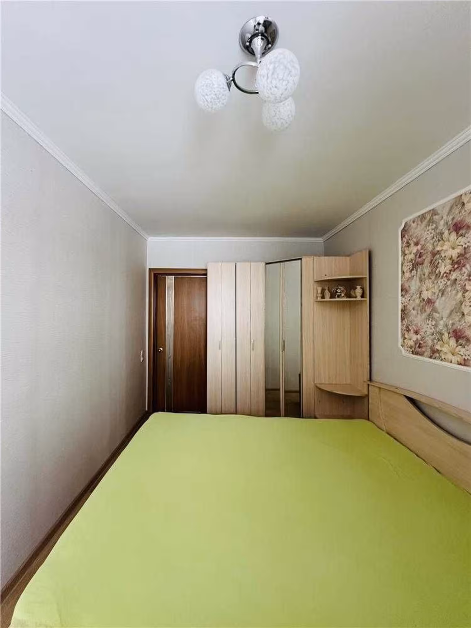 На 27-квартале предлагаем 2-комнатную квартиру на 3-этаже (4 / 10)