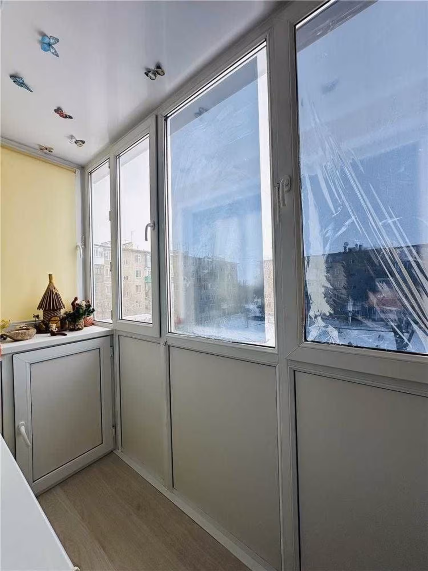 На 27-квартале предлагаем 2-комнатную квартиру на 3-этаже (10 / 10)