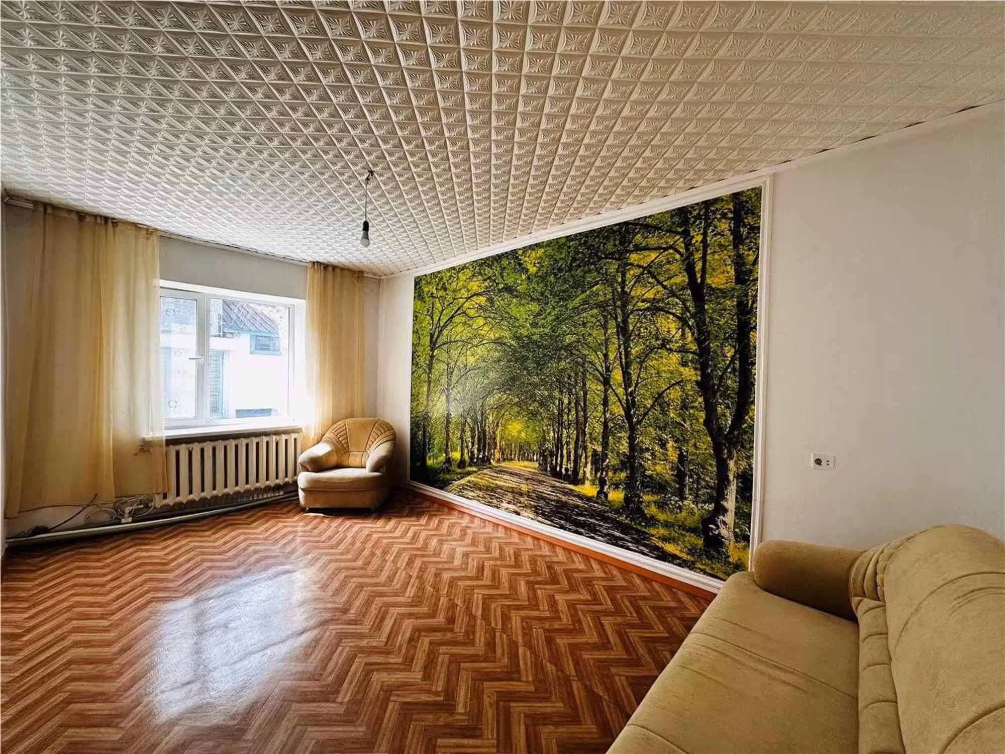 В п. Долинка предлагаем 4-комнатный дом с центральными коммуникациями (2 / 13)