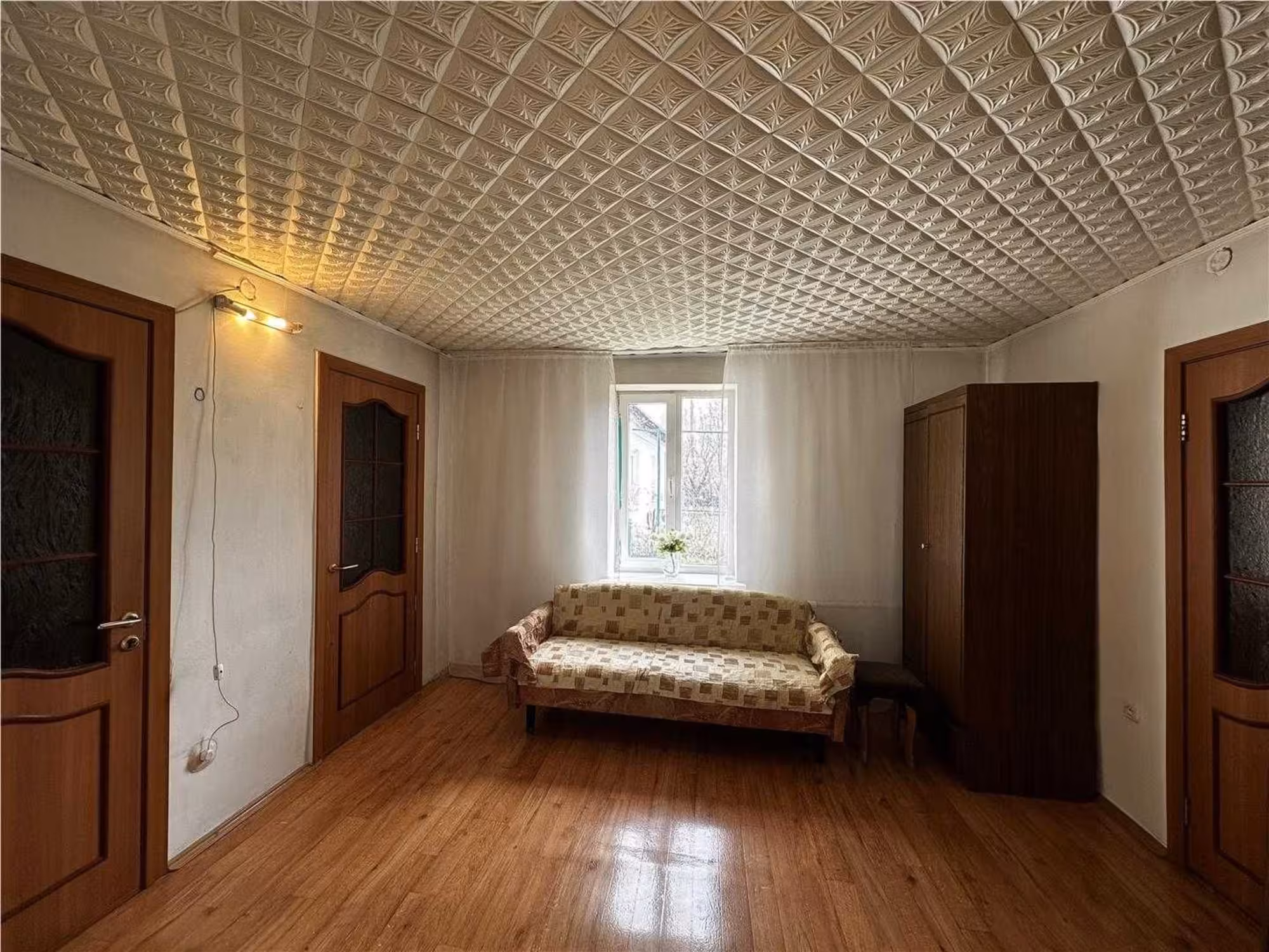 В п. Долинка предлагаем 4-комнатный дом с центральными коммуникациями (5 / 13)