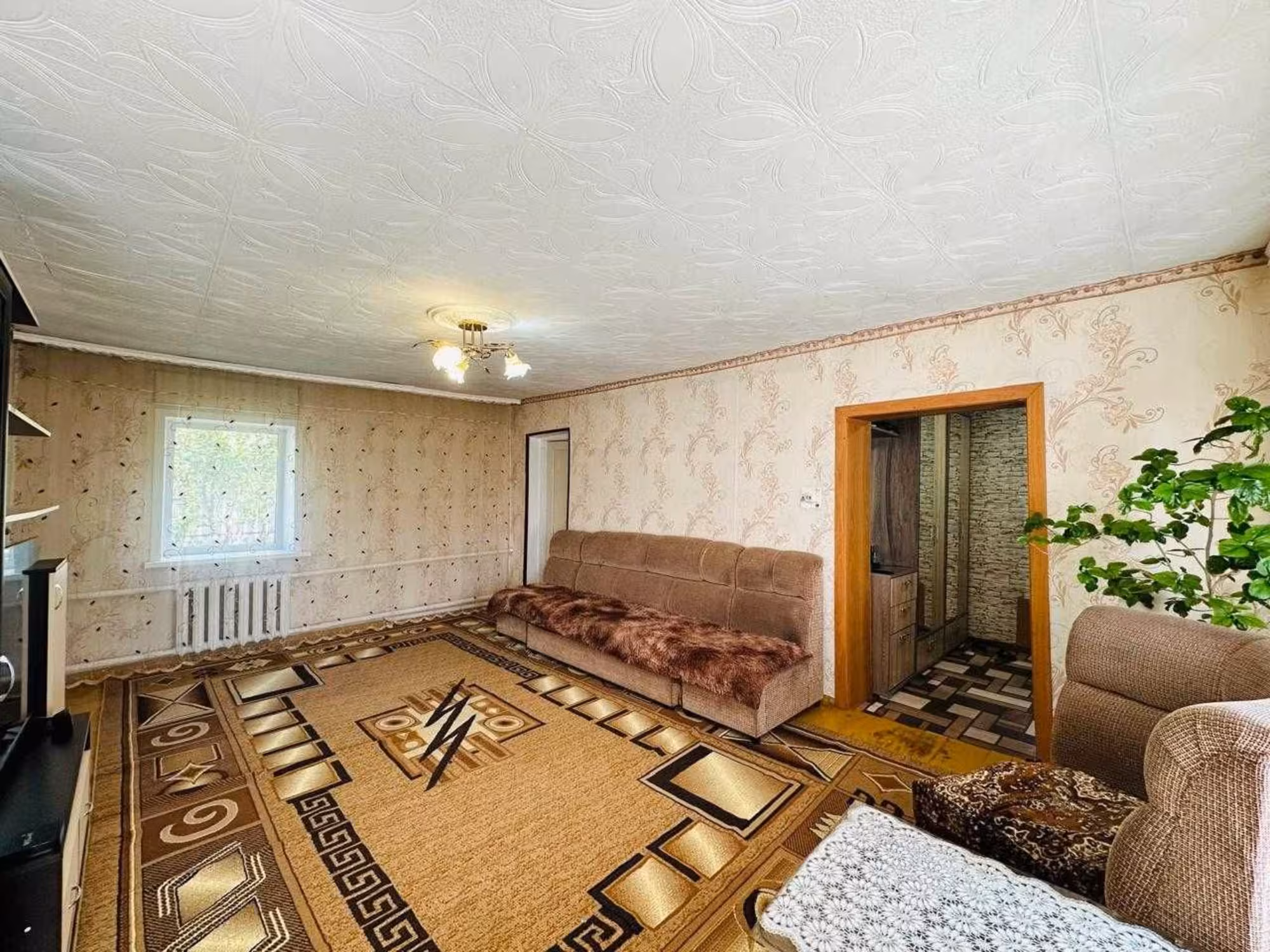 В п. Долинка предлагаем 4-комнатный дом на 1-хозяина (3 / 17)