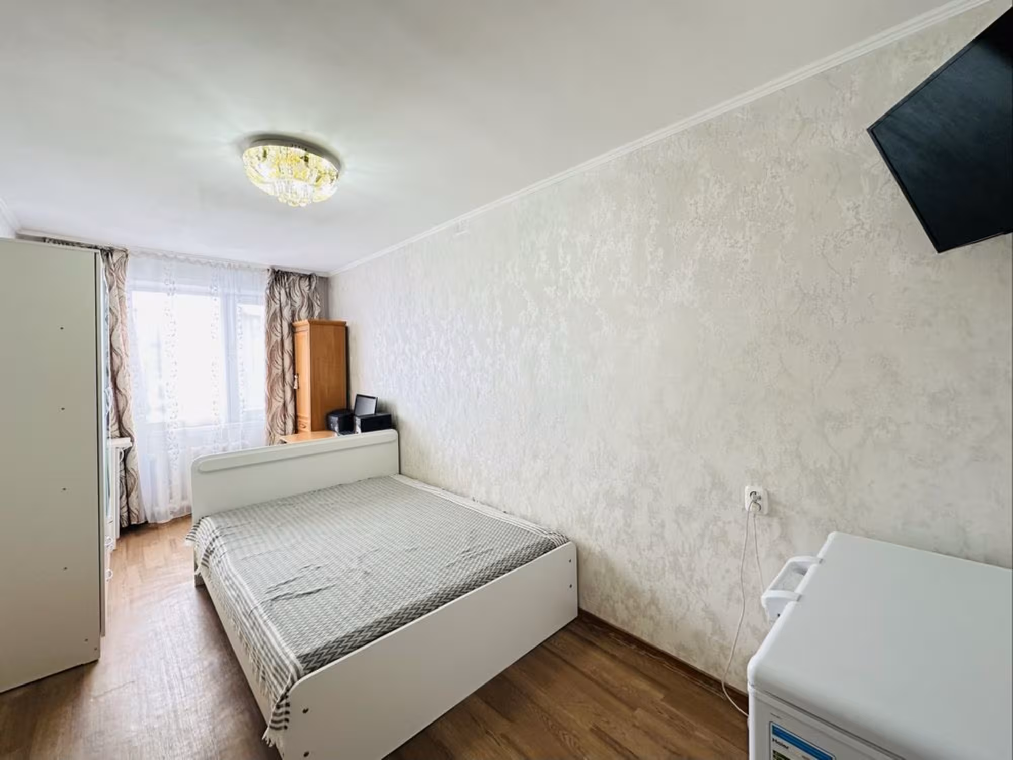 На 26-квартале предлагаем 2-комнатную квартиру на 3-этаже (3 / 10)