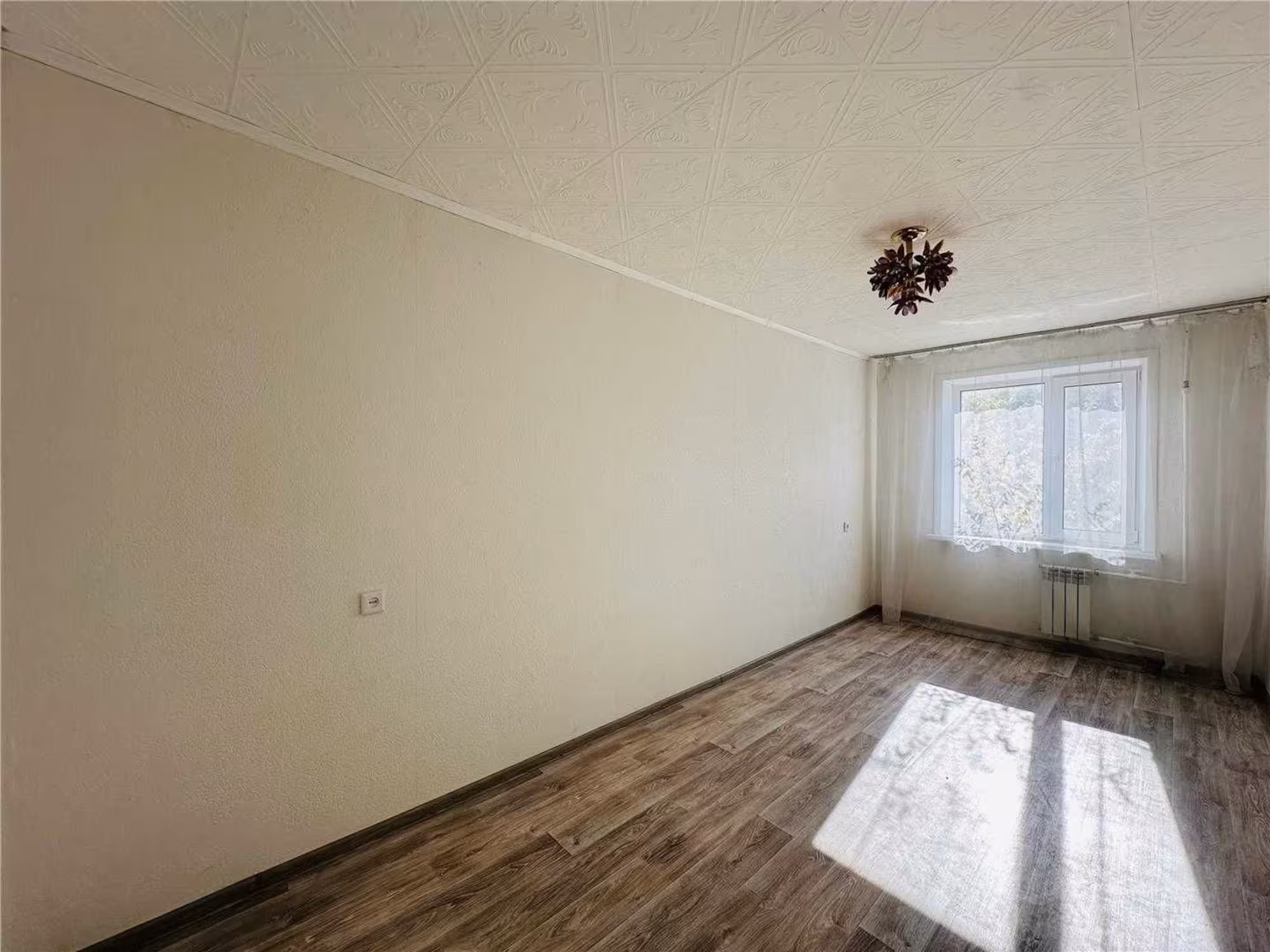 На 26-квартале предлагаем 2-комнатную квартиру на 2-этаже (3 / 9)