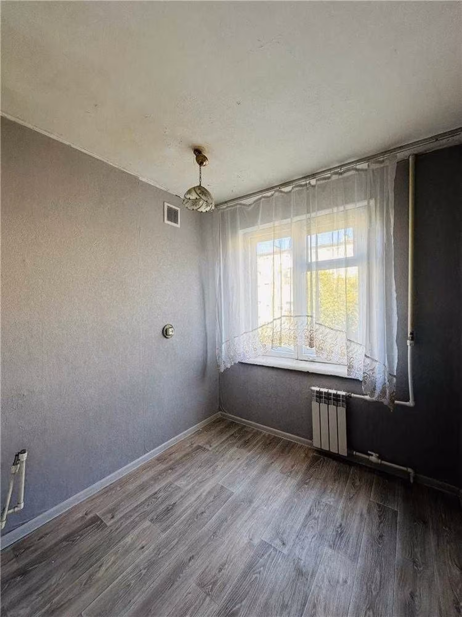 На 26-квартале предлагаем 2-комнатную квартиру на 2-этаже (5 / 9)