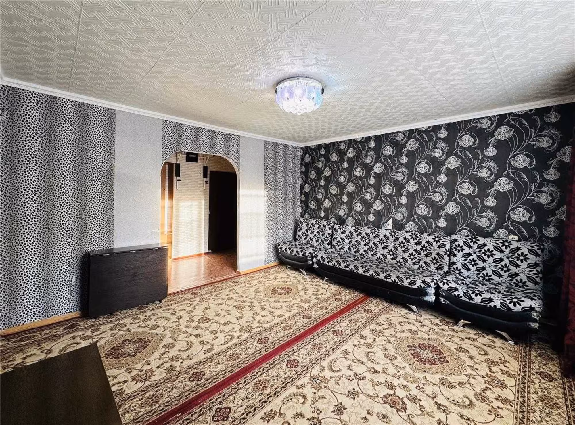 В нижнем Центр-3 предлагаем 3-комнатную квартиру на 1-этаже (2 / 10)