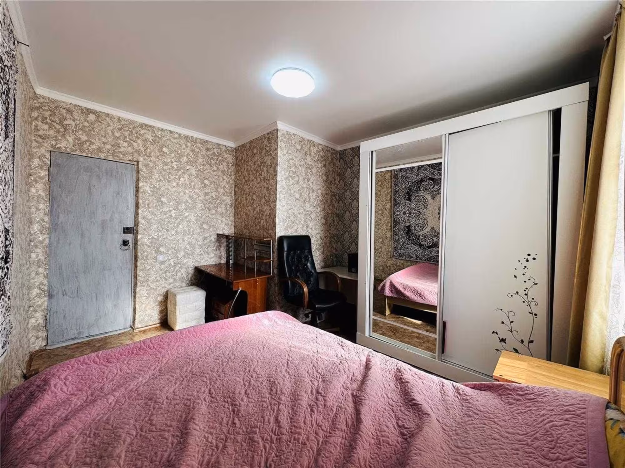 В п. Новодолинск предлагаем монолитный 2-этажный 6-комнатный дом (7 / 22)