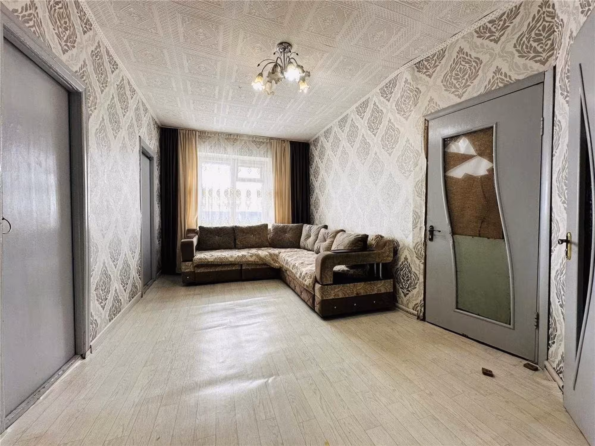 В п. Новодолинск предлагаем монолитный 2-этажный 6-комнатный дом (8 / 22)