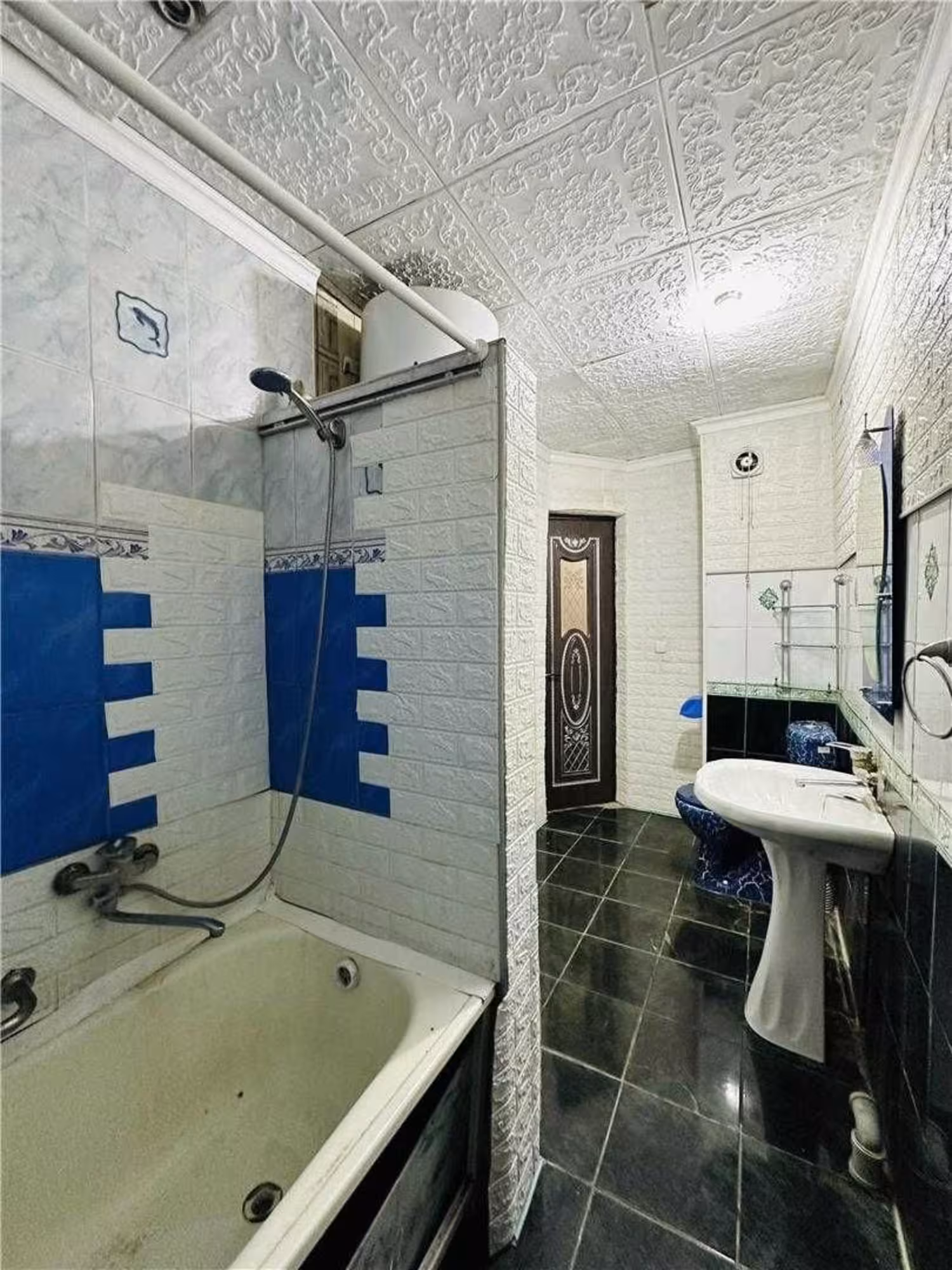 В п. Новодолинск предлагаем монолитный 2-этажный 6-комнатный дом (18 / 22)