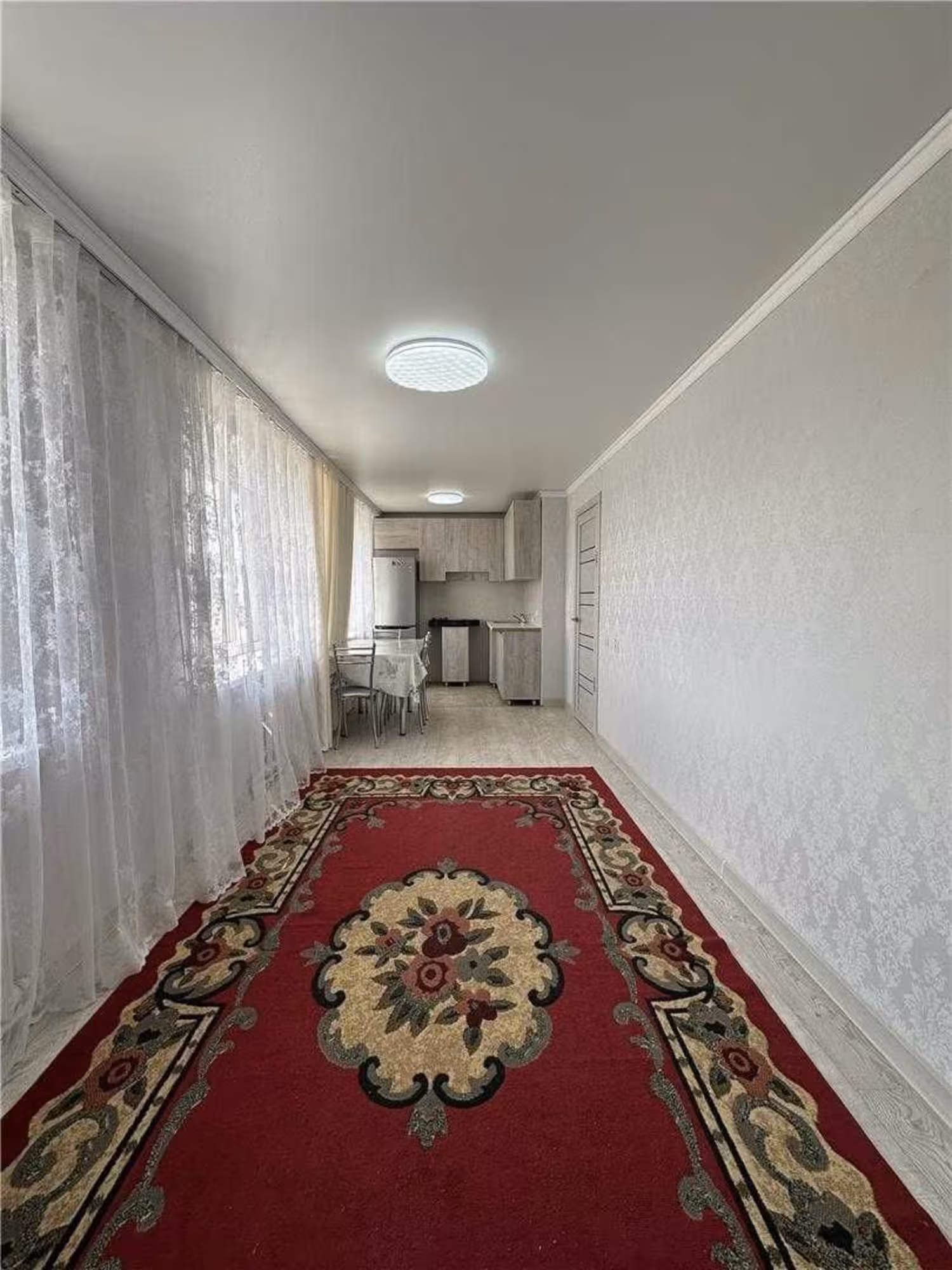 На 30-квартале предлагаем 2-комнатную квартиру на 2-этаже (4 / 8)