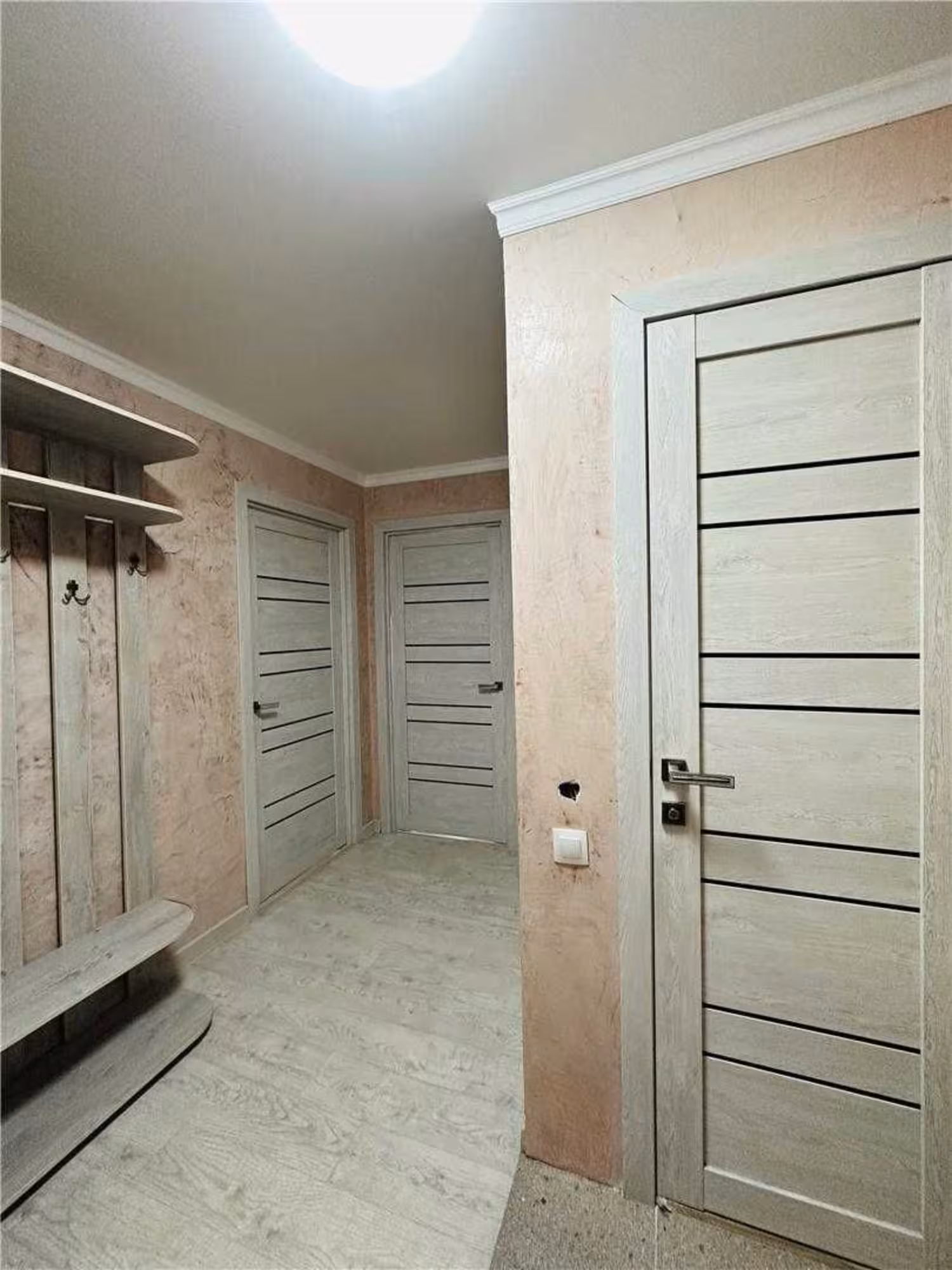 На 30-квартале предлагаем 2-комнатную квартиру на 2-этаже (7 / 8)