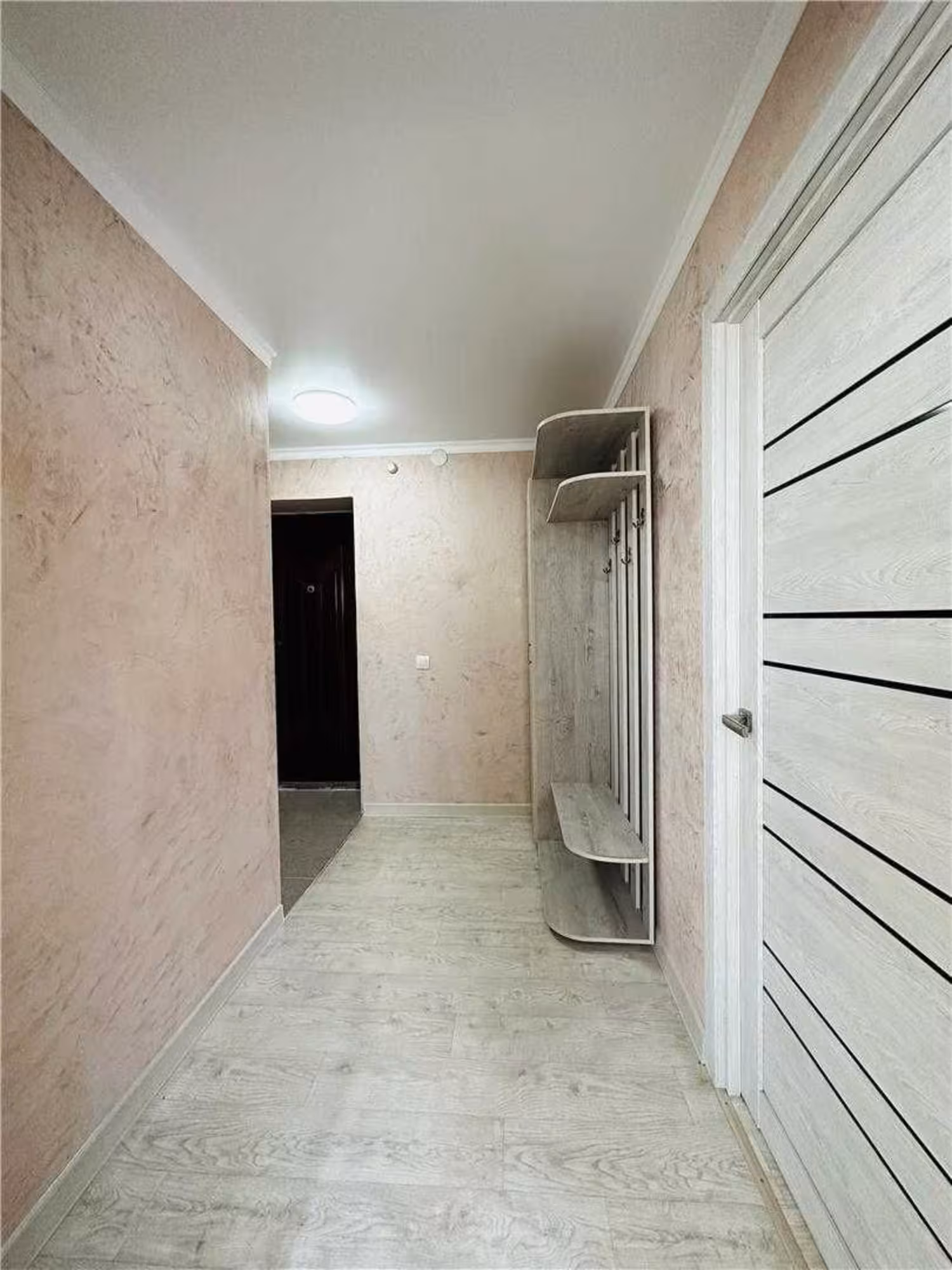 На 30-квартале предлагаем 2-комнатную квартиру на 2-этаже (8 / 8)