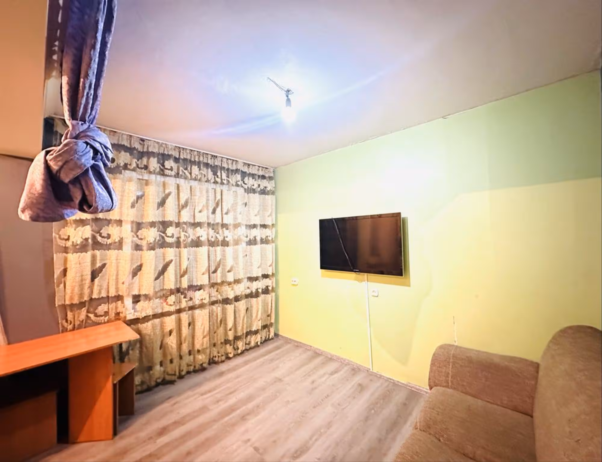 На 30-квартале предлагаем 2-комнатную квартиру на 2-этаже (3 / 10)