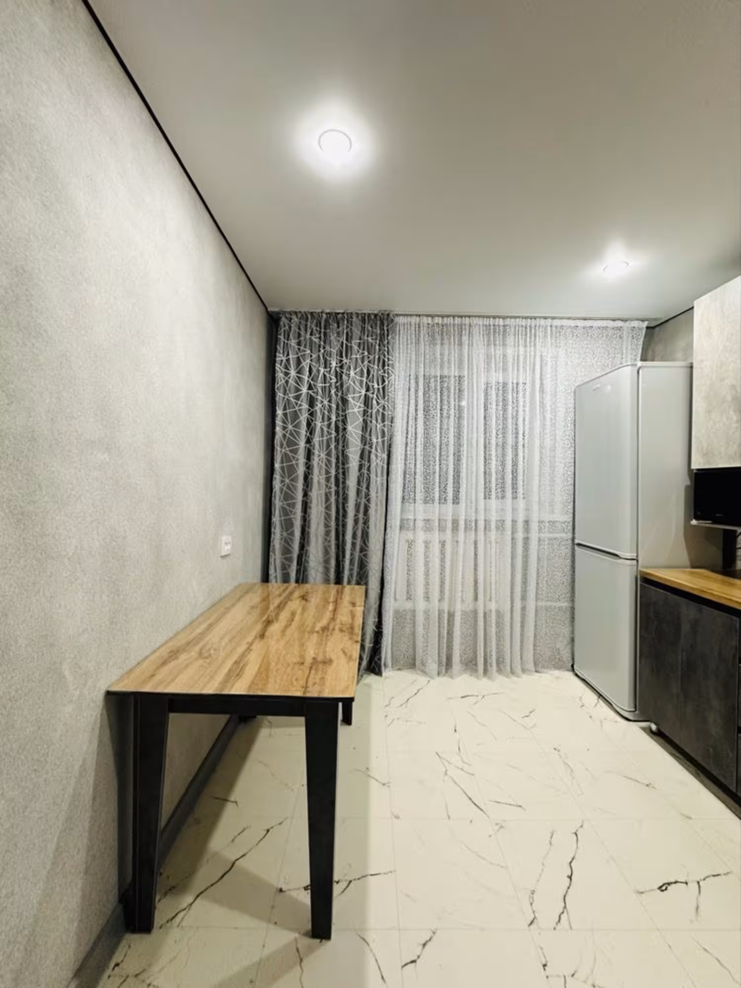 В верхнем Центре-3 предлагаем 3-комнатную квартиру на 1-этаже (7 / 17)