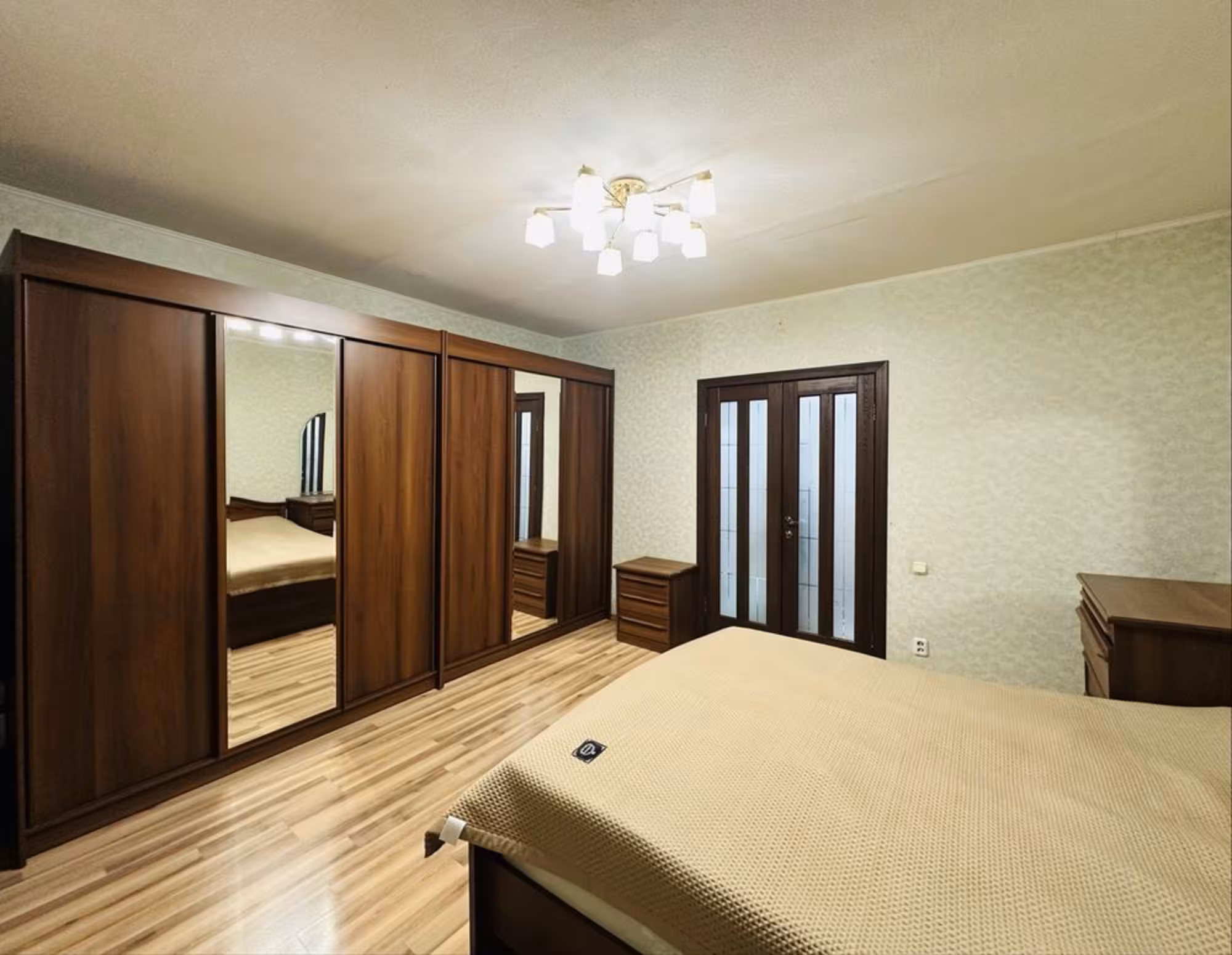 В нижнем Центр-3 предлагаем 3-комнатную квартиру на 4-этаже (2 / 13)