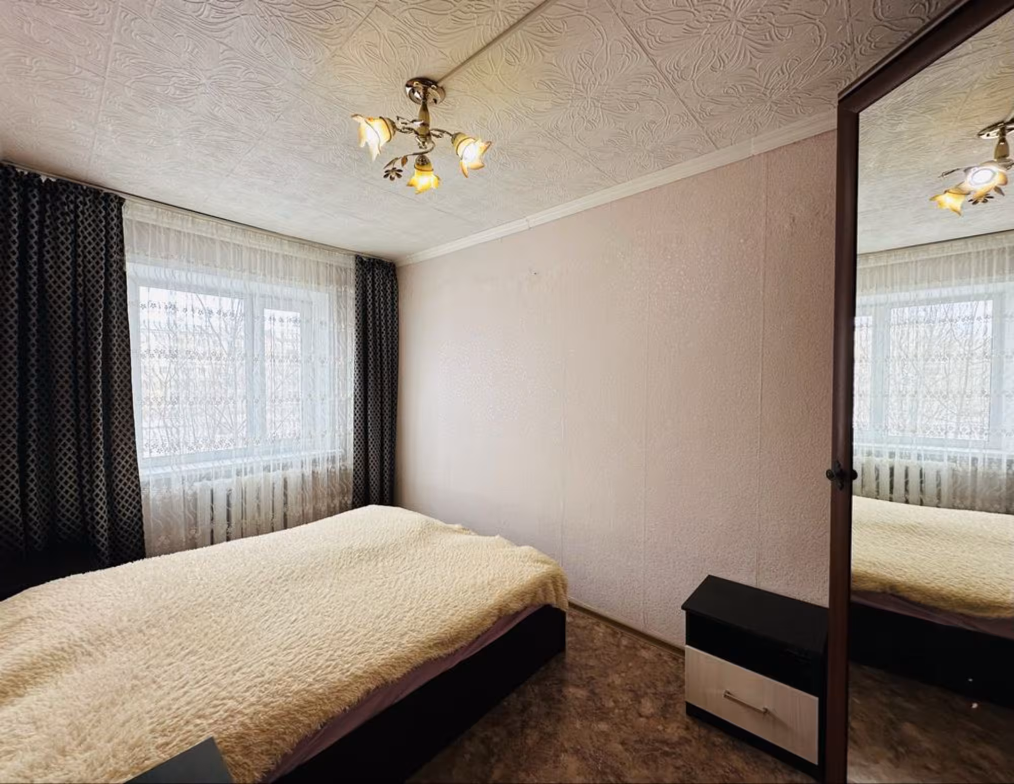 На 28-квартале предлагаем 3-комнатную квартиру на 3-этаже (5 / 10)