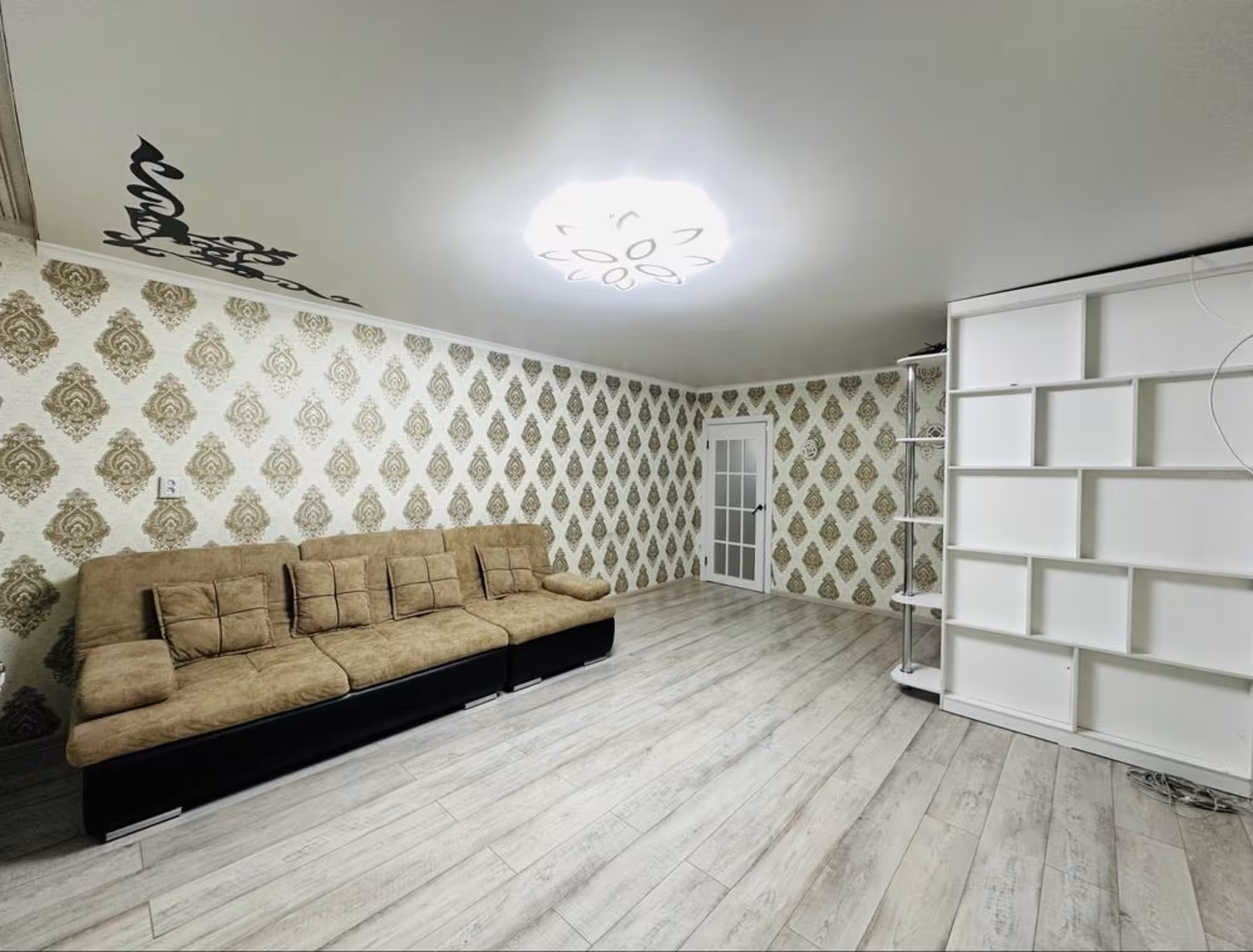 В нижнем Центр-3 предлагаем 3-комнатную квартиру на 2-этаже (2 / 14)