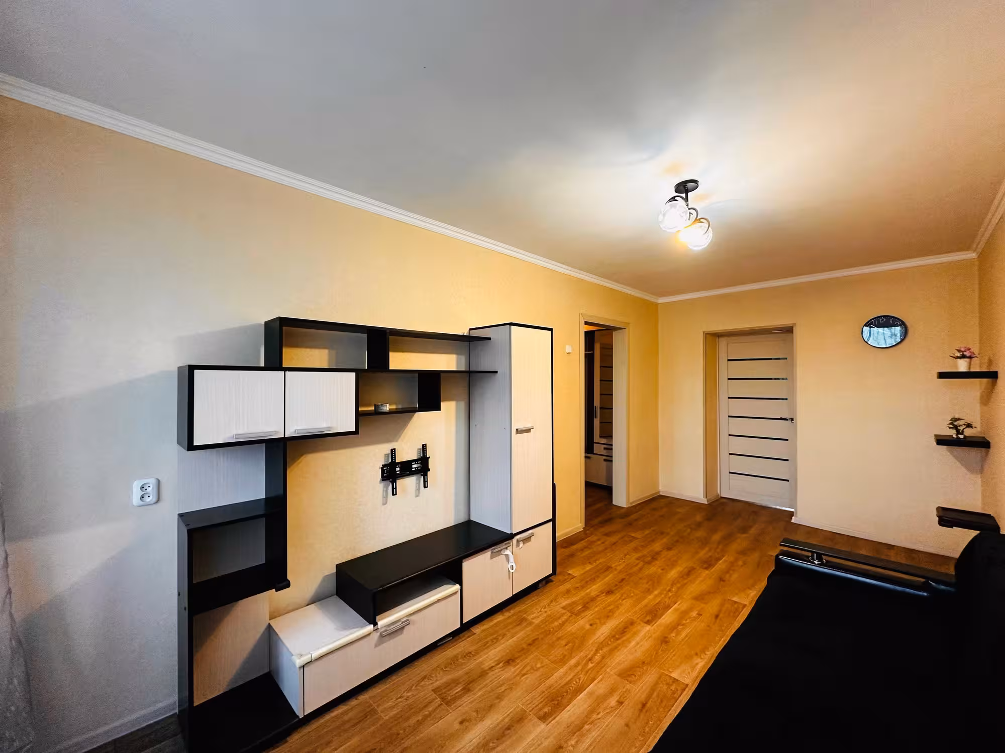 На 31-квартале предлагаем 2-комнатную квартиру на 3-этаже (2 / 10)