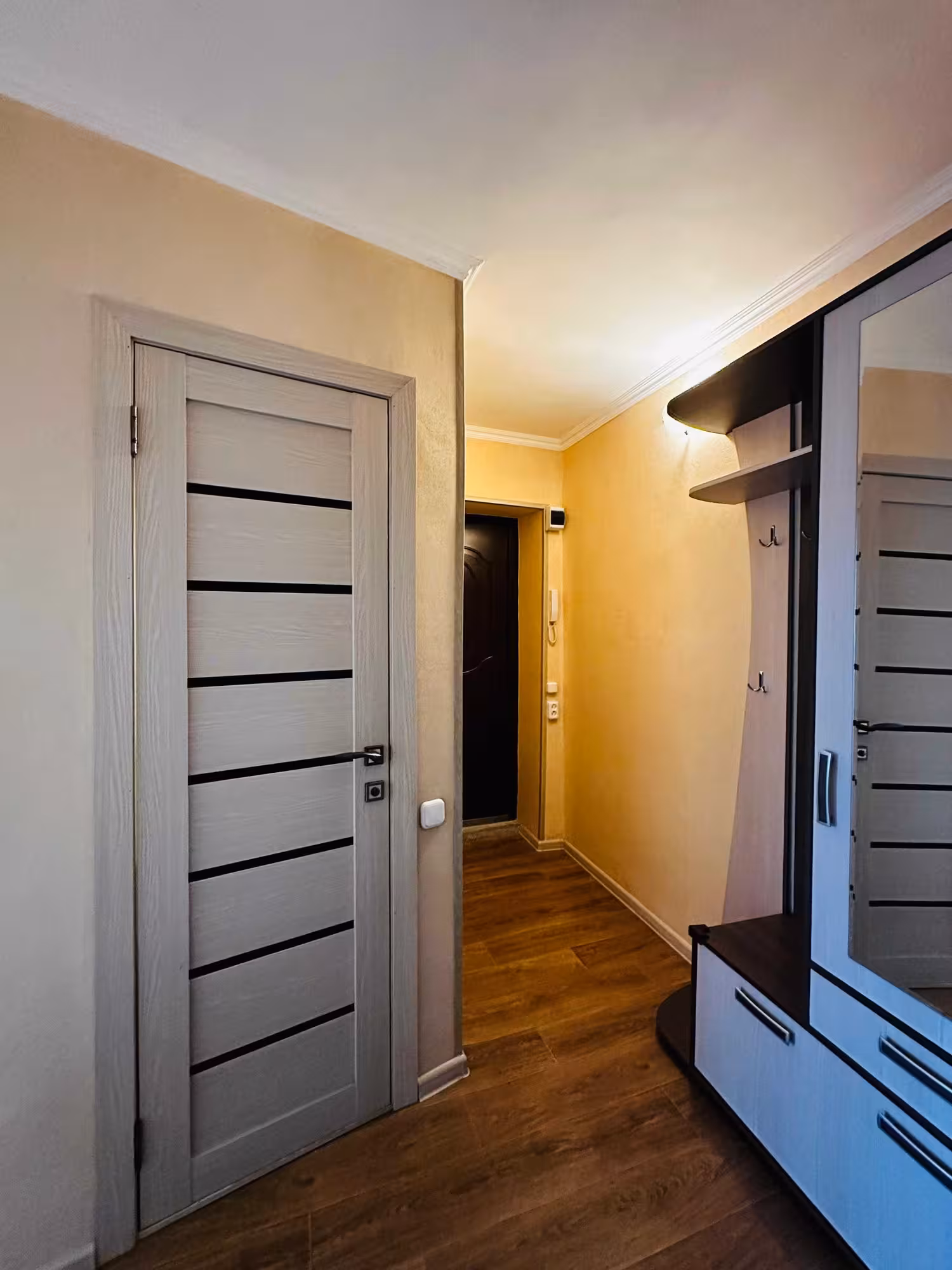 На 31-квартале предлагаем 2-комнатную квартиру на 3-этаже (9 / 10)