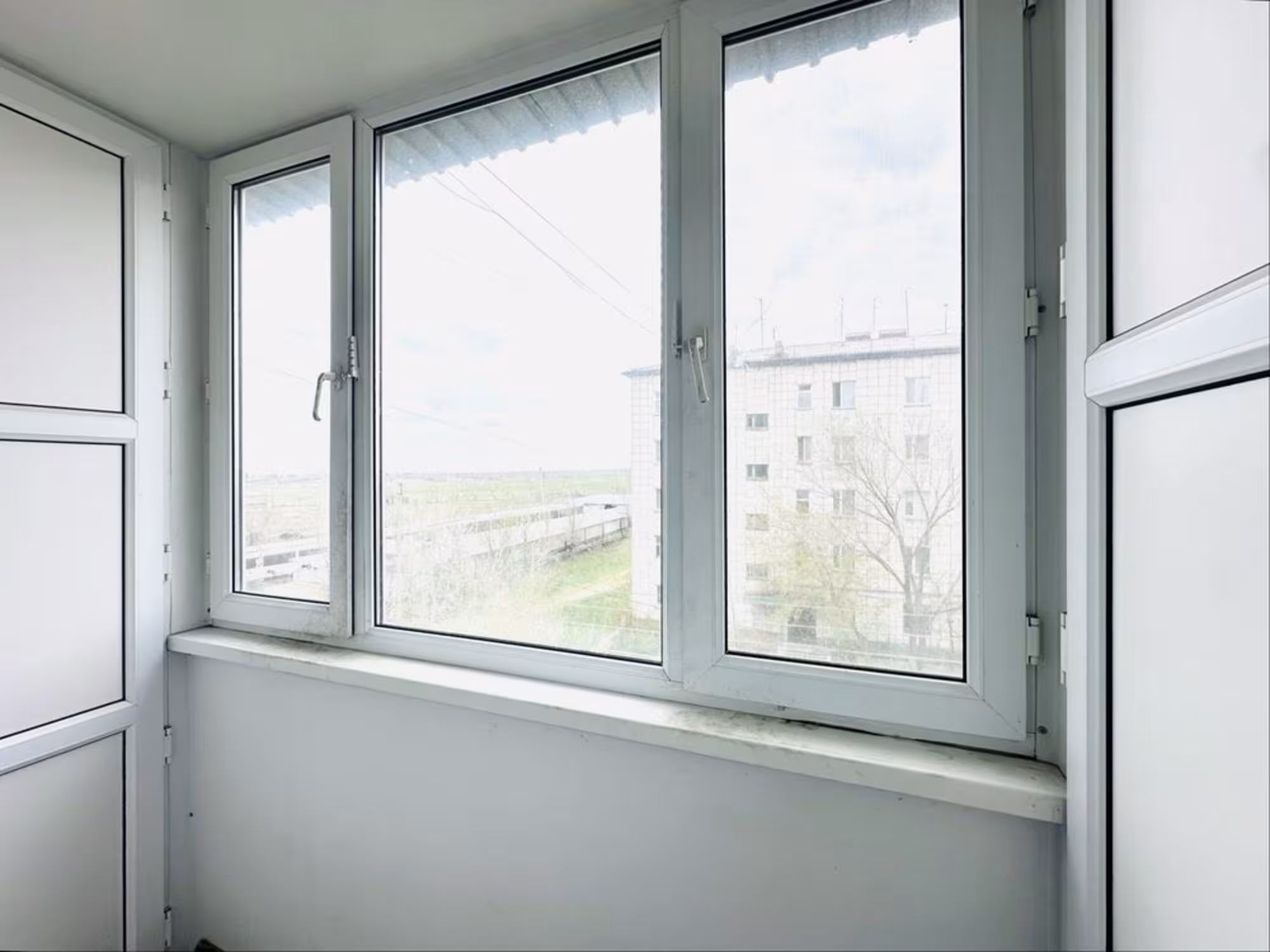 В нижнем Центр-3 предлагаем 2-комнатную квартиру на 4-этаже (10 / 10)