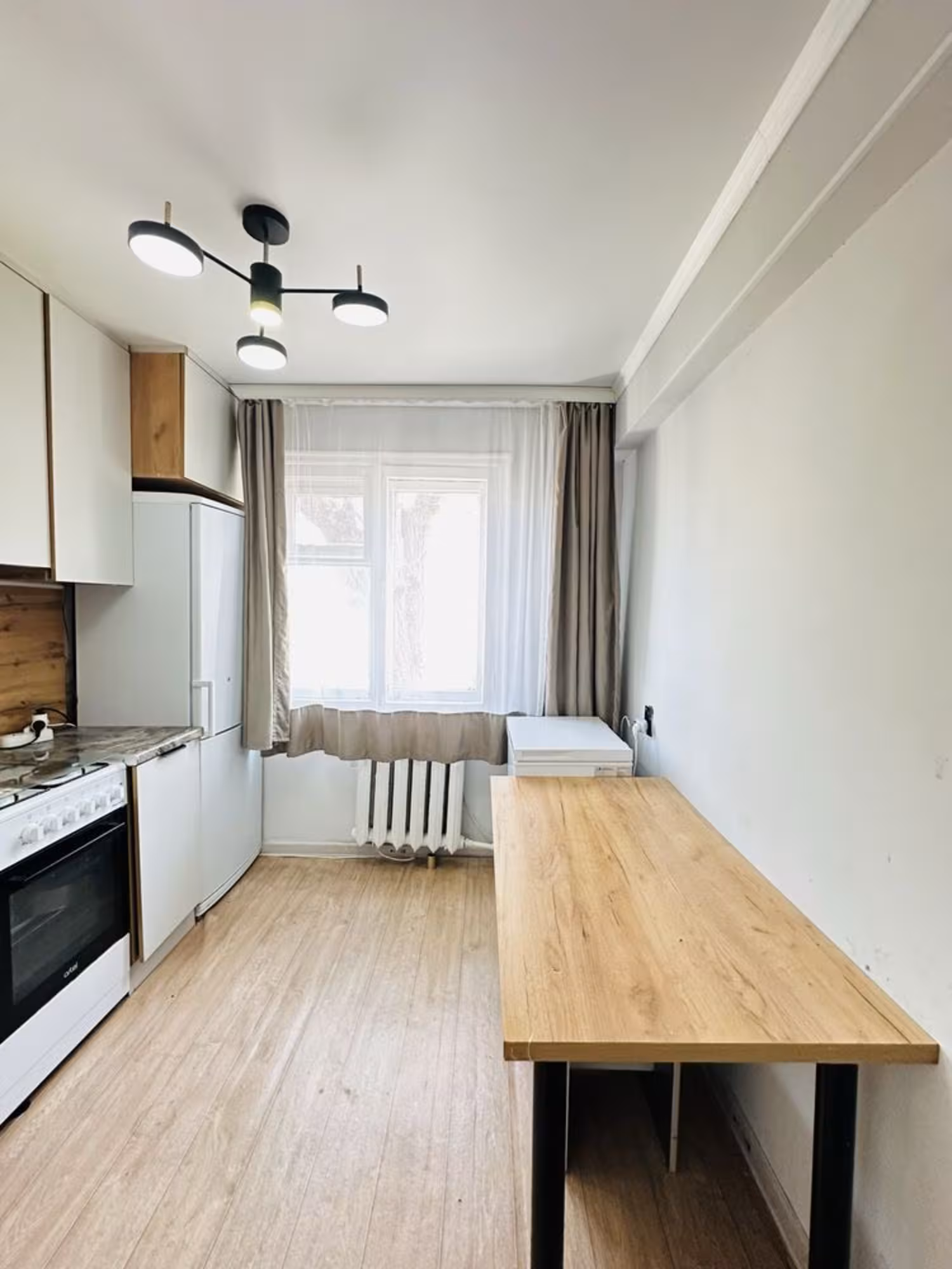 На 30-квартале предлагаем 3-комнатную квартиру на 1-этаже (7 / 11)