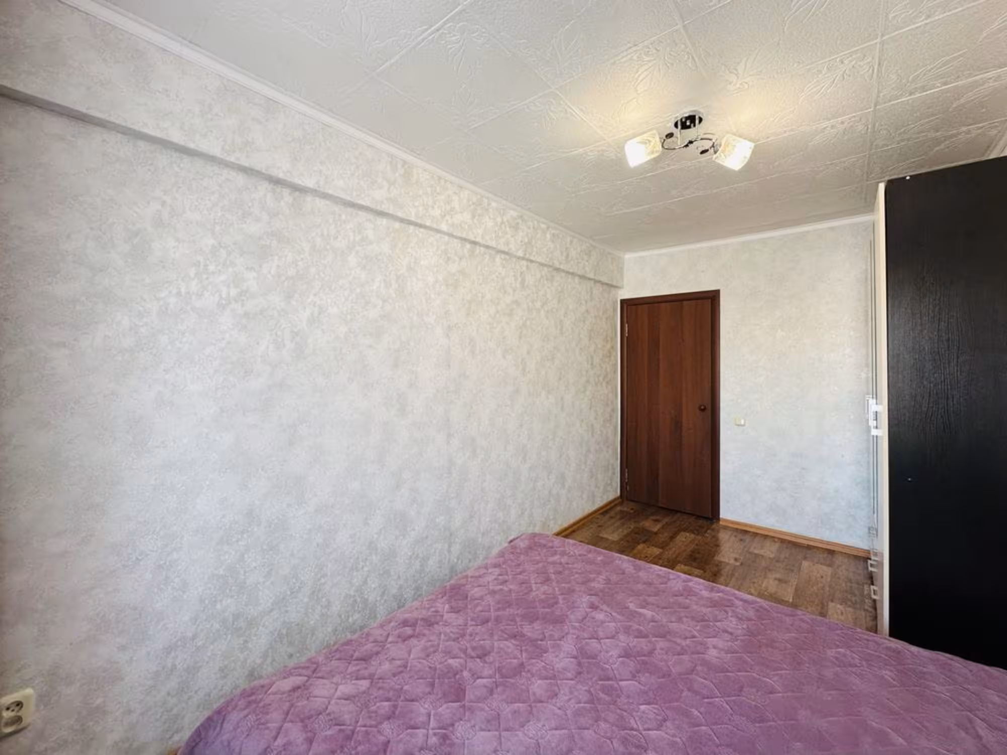 На 28-квартале предлагаем 3-комнатную квартиру на 4-этаже (4 / 11)