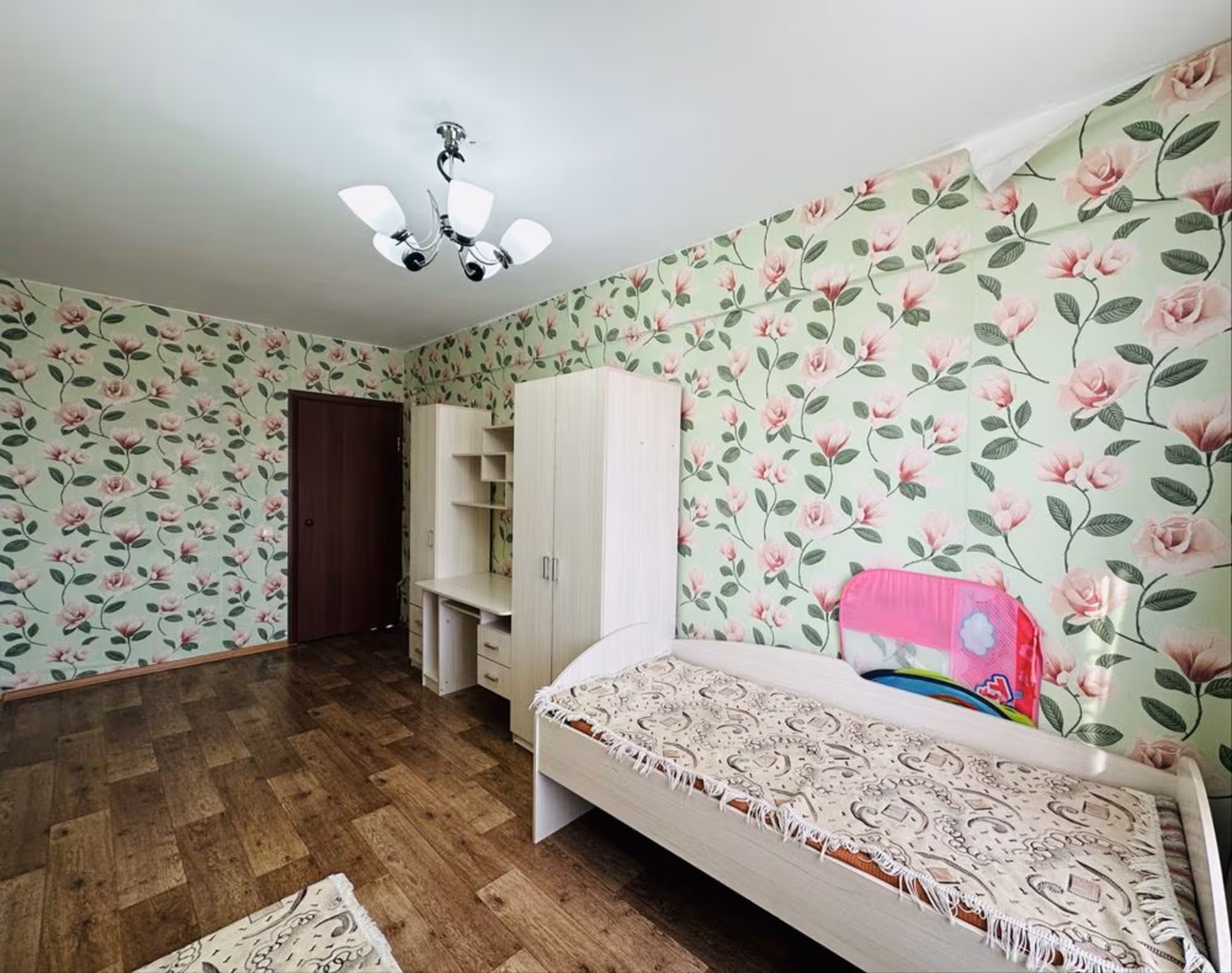 На 28-квартале предлагаем 3-комнатную квартиру на 4-этаже (6 / 11)