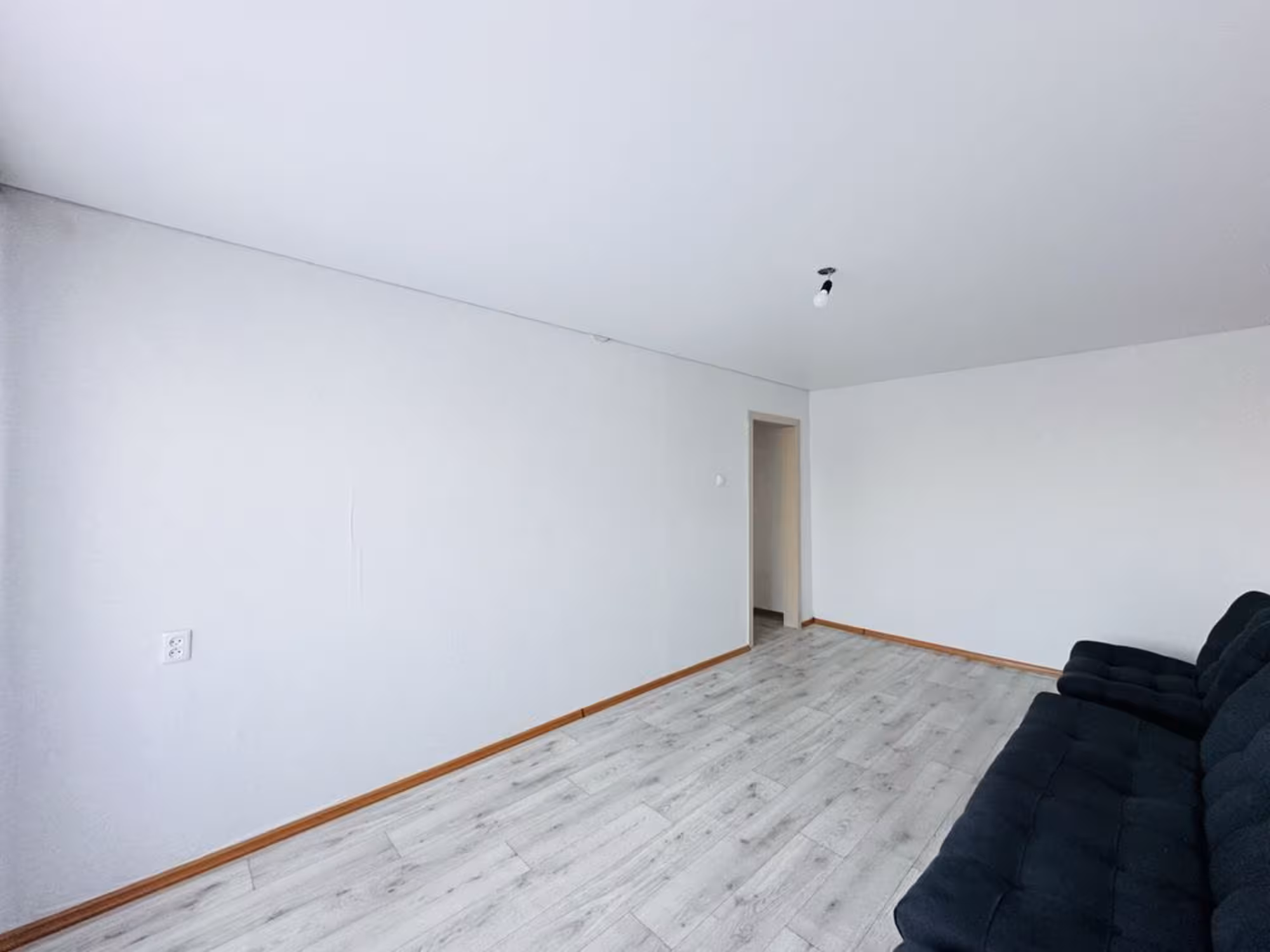 На 31-квартале предлагаем 2-комнатную квартиру на 2-этаже (2 / 12)