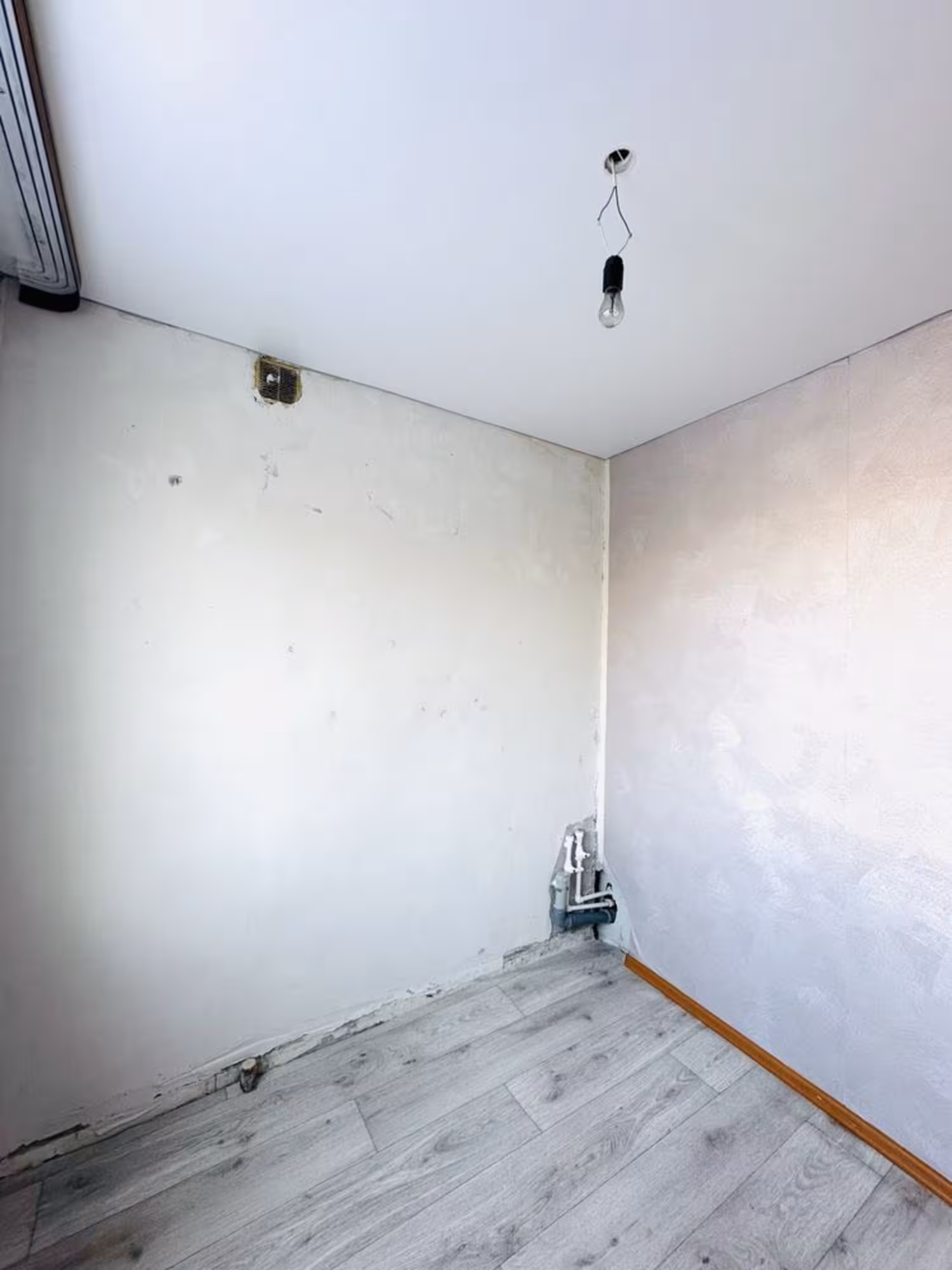 На 31-квартале предлагаем 2-комнатную квартиру на 2-этаже (6 / 12)