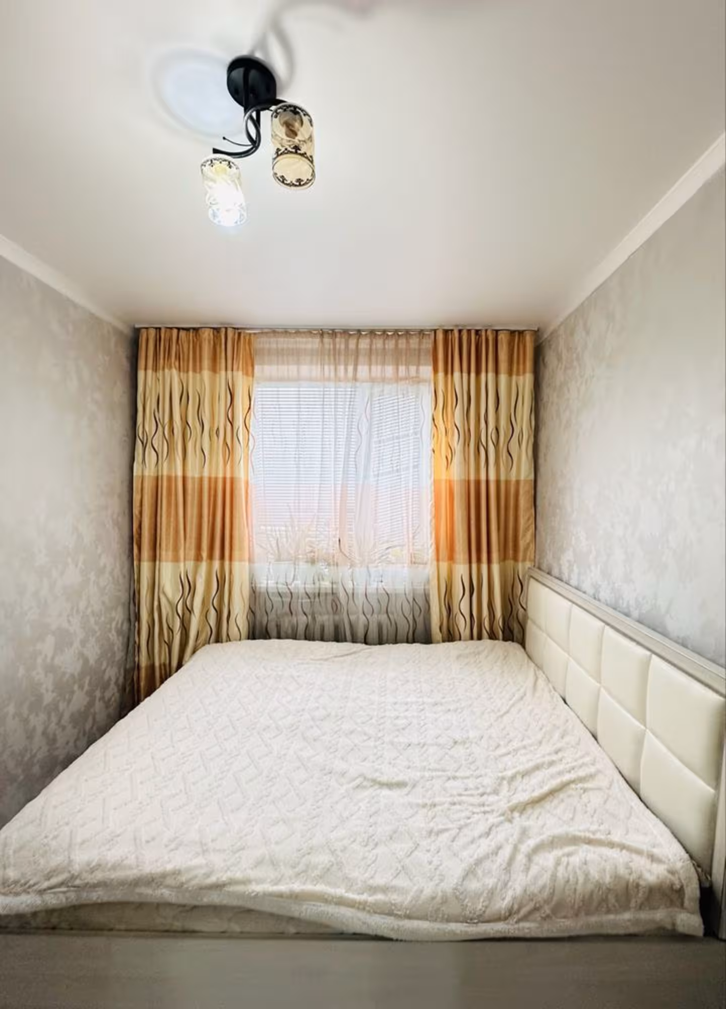 На 30-квартале предлагаем 4-комнатную квартиру на 1-этаде (5 / 12)