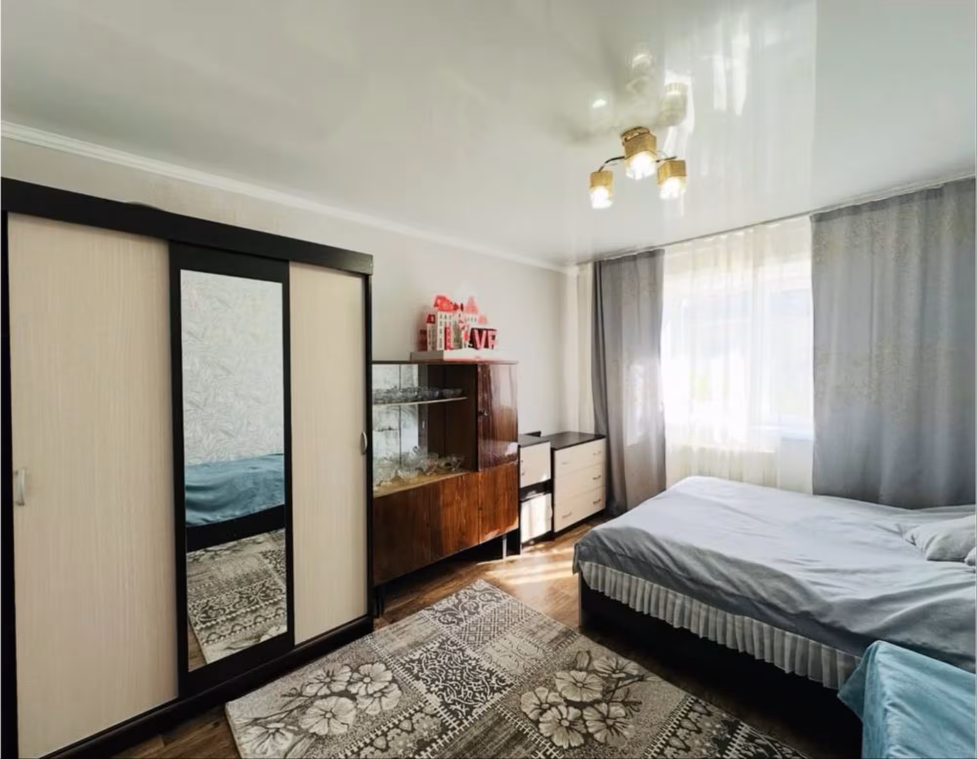 В совхозе Шахтинском предлагаем 2-этажный дом на 1-хозяина (4 / 13)