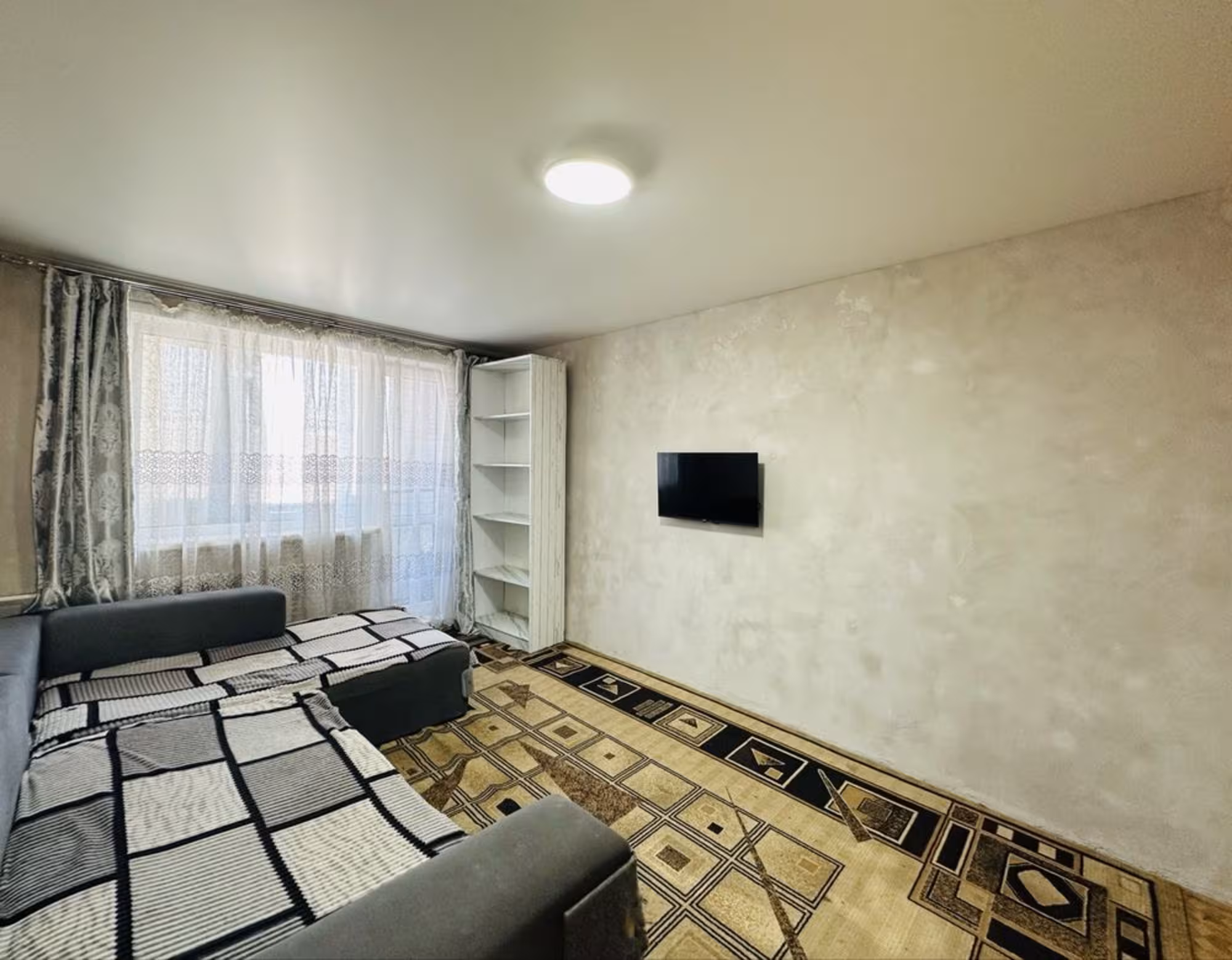 На 31-квартале предлагаем 2-комнатную квартиру (1 / 11)