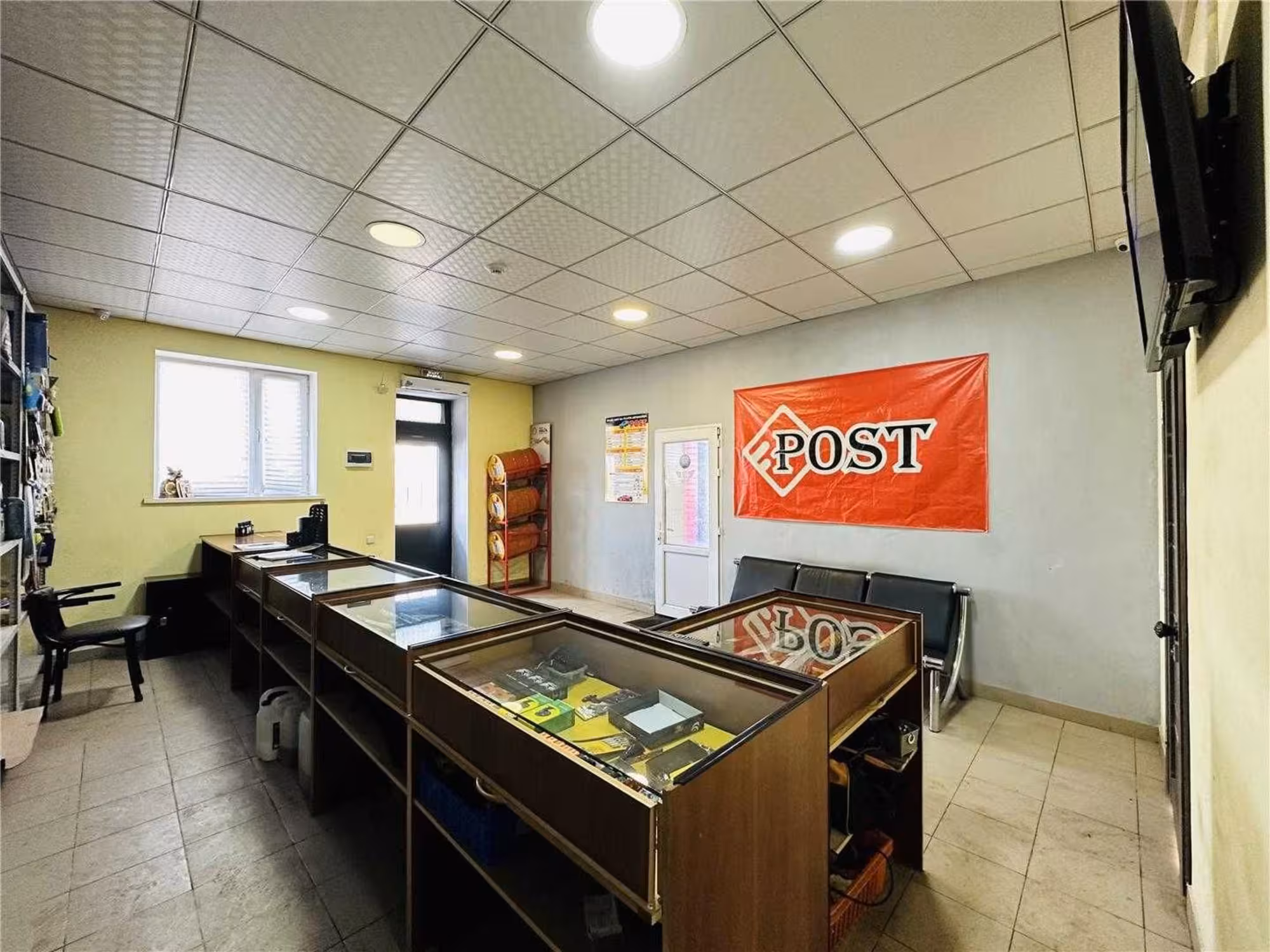 На окраине города предлагаем автокомплекс ПОСТ (11 / 20)