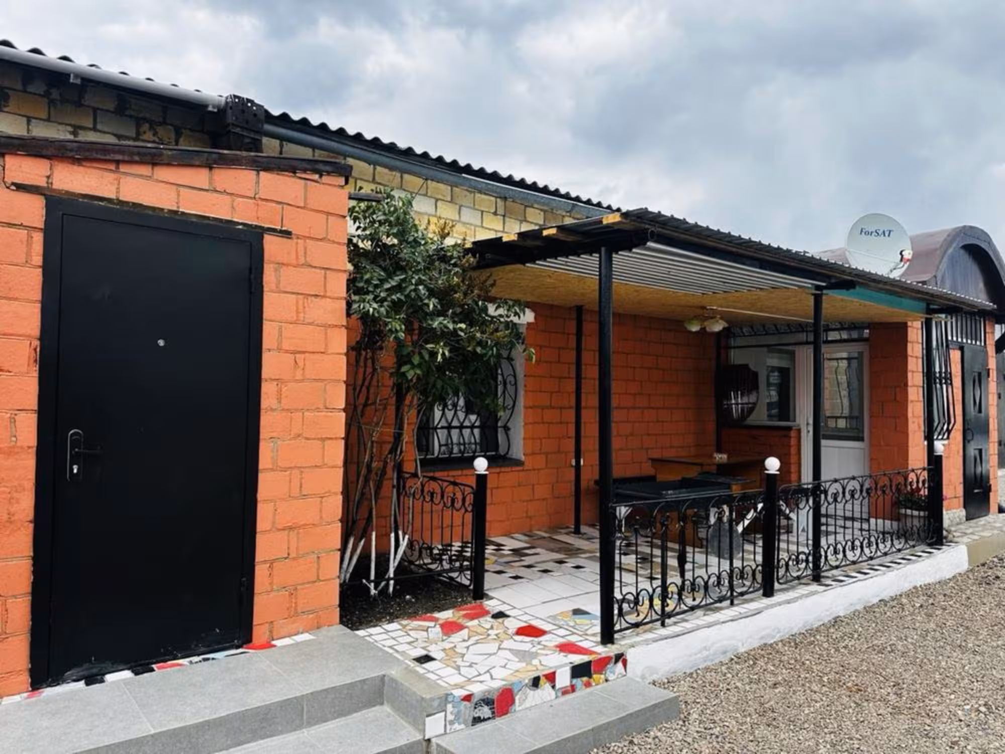 На 1-квартале предлагаем комерческий комплекс (1 / 16)