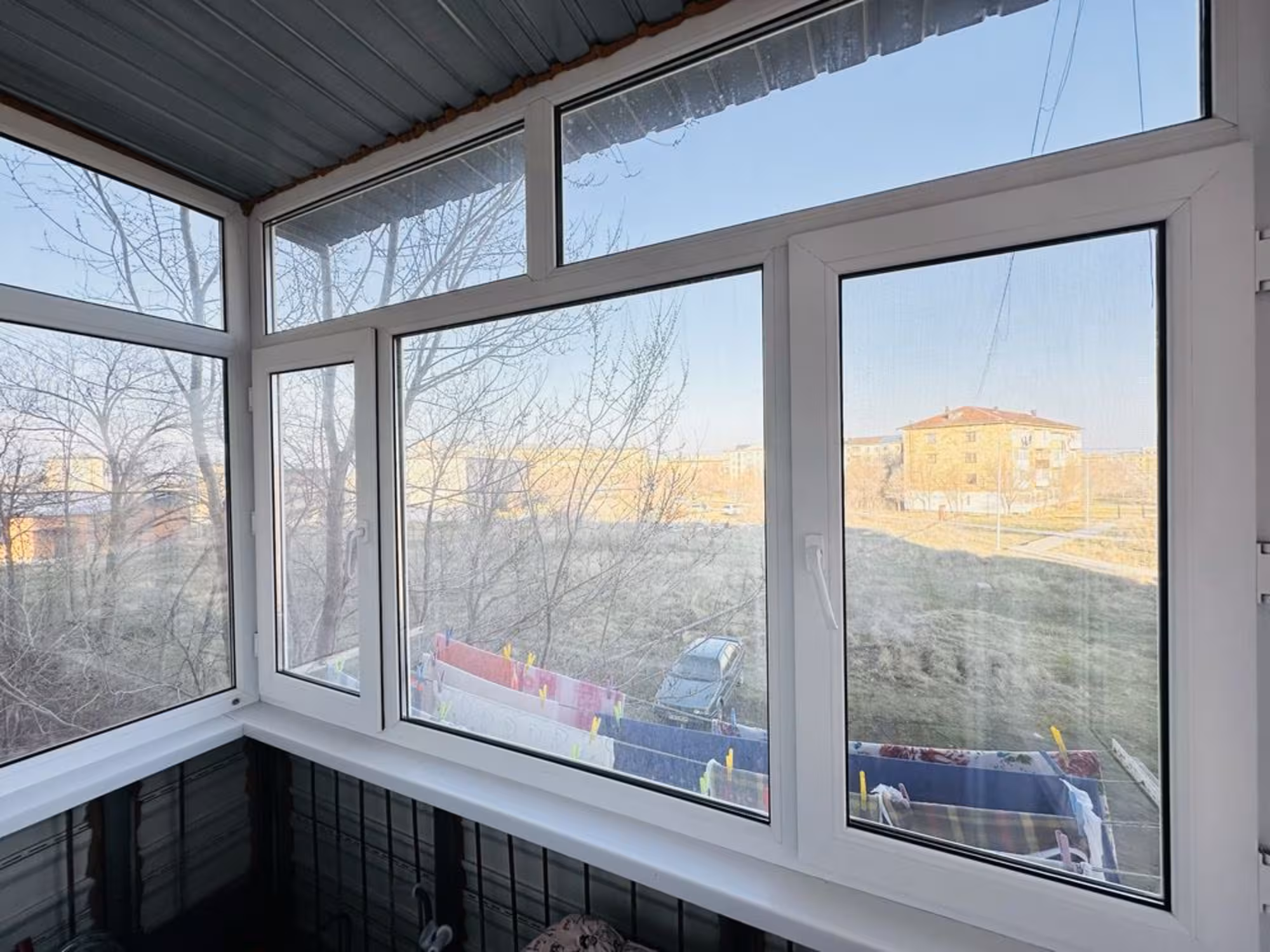 На 28-квартале предлагаем 2-комнатную квартиру на 2-этаже (10 / 10)