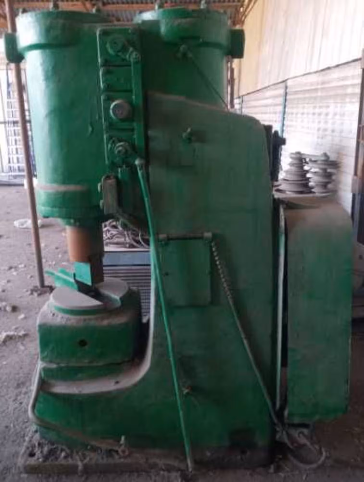 Кузнечный молот, производства Россия (1 / 2)