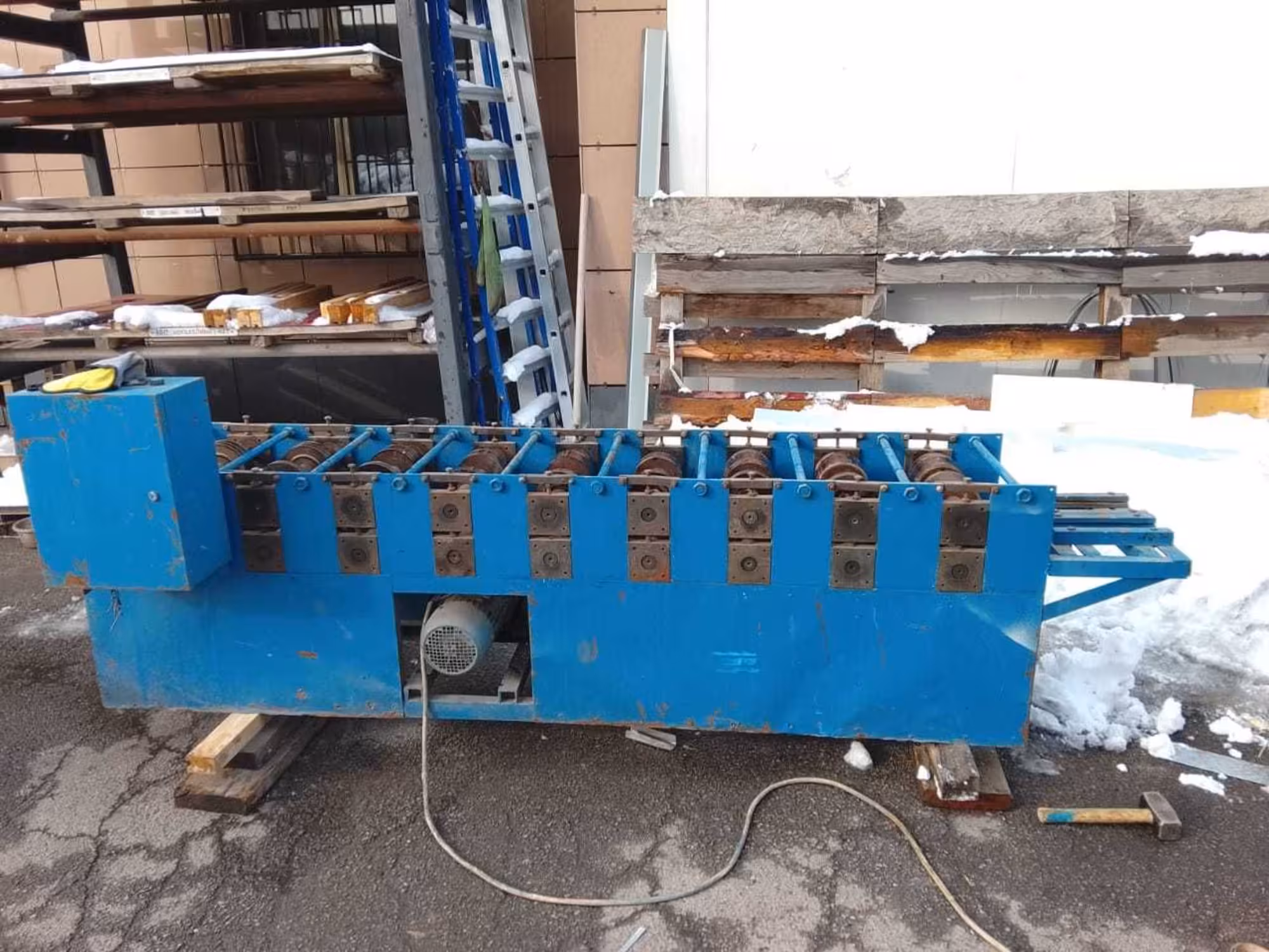 Линия для производства профилей ГКЛ (60х27 и 27х28) (1 / 3)